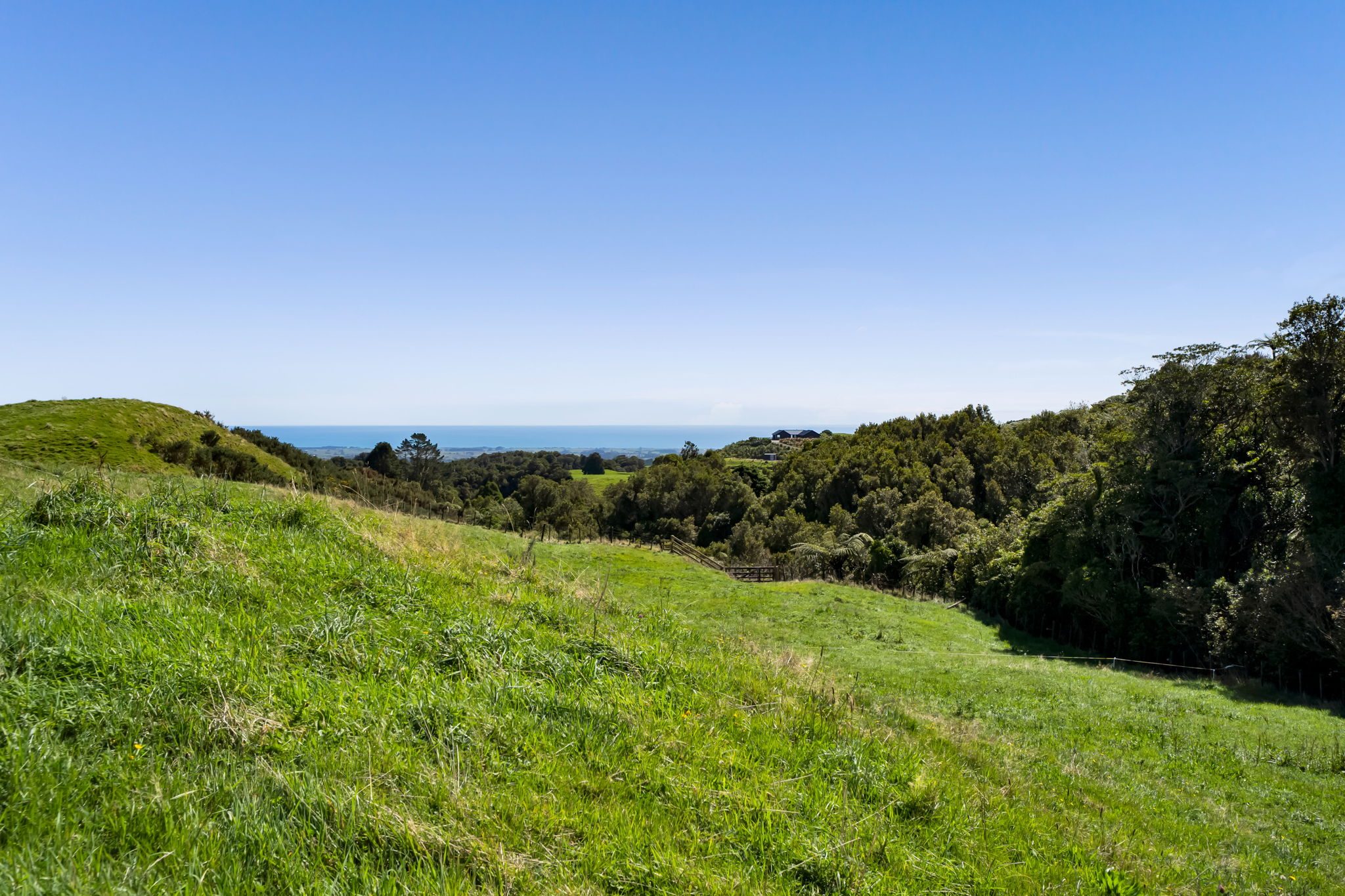 Lifestyle Escape with Epic Views — slide 21