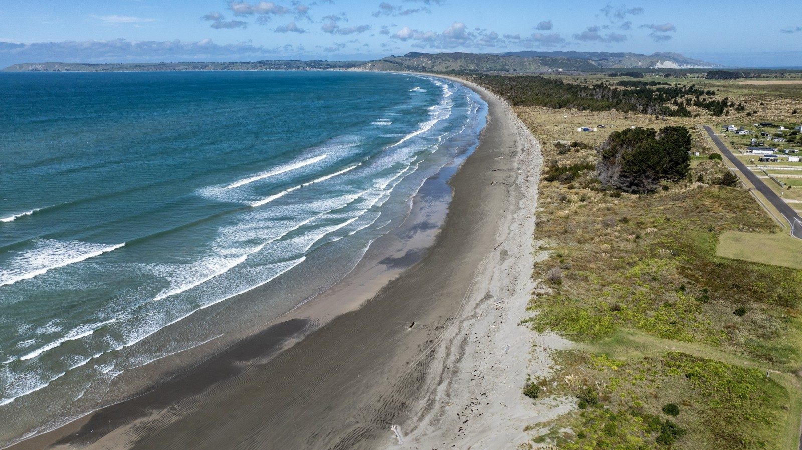 Gather, relax, repeat – Mahanga beach living — slide 27