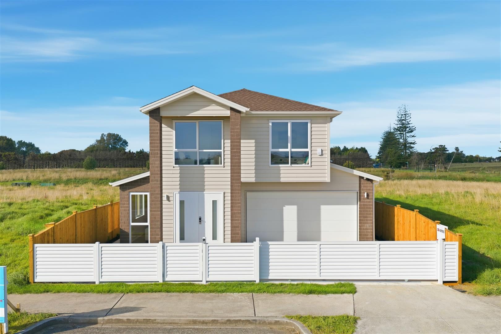 SHOWCASING STYLE MASTERPIECE– 5 BEDROOMS LUXURY! — slide 7