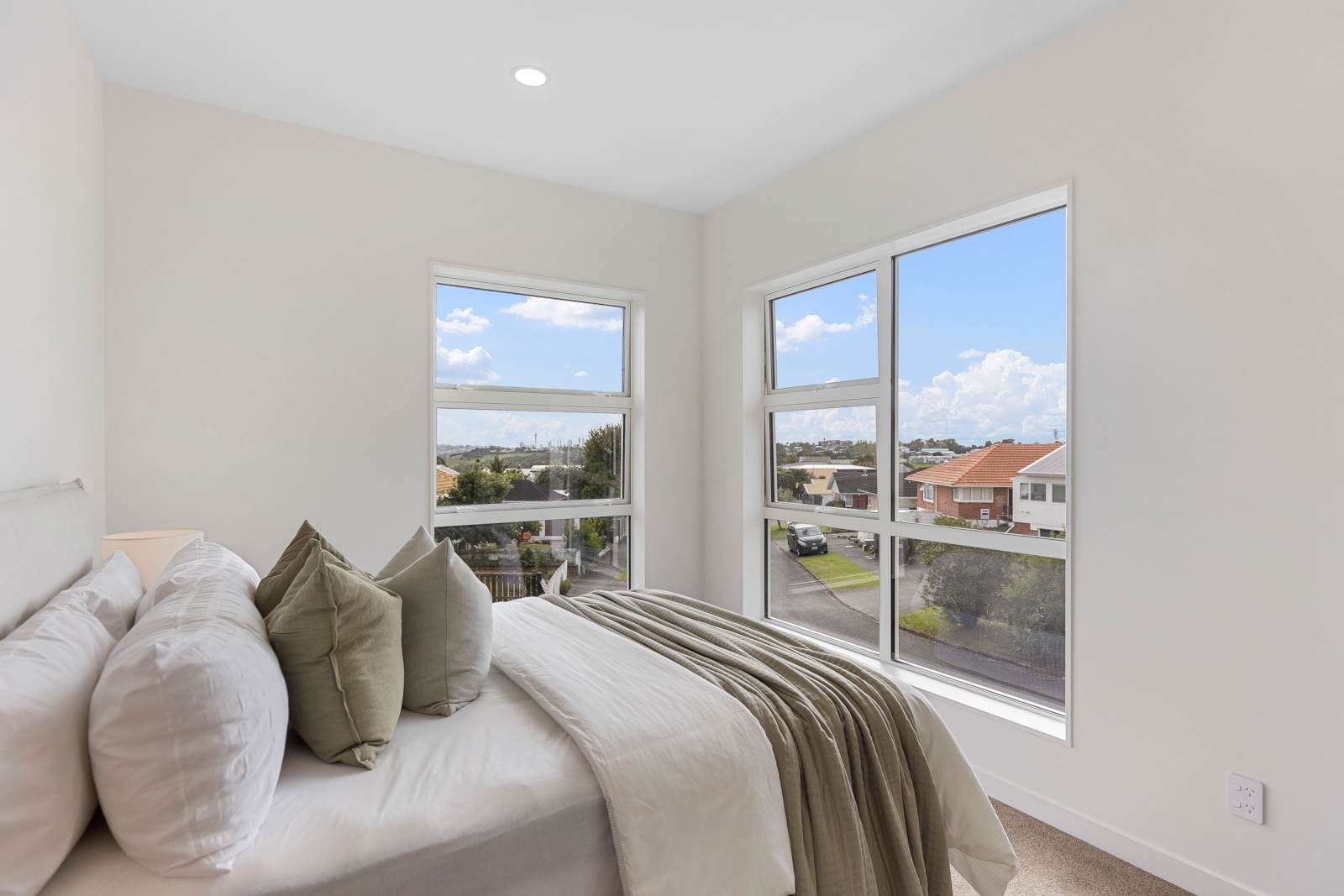 Brand New Home with Elevated Views — slide 14