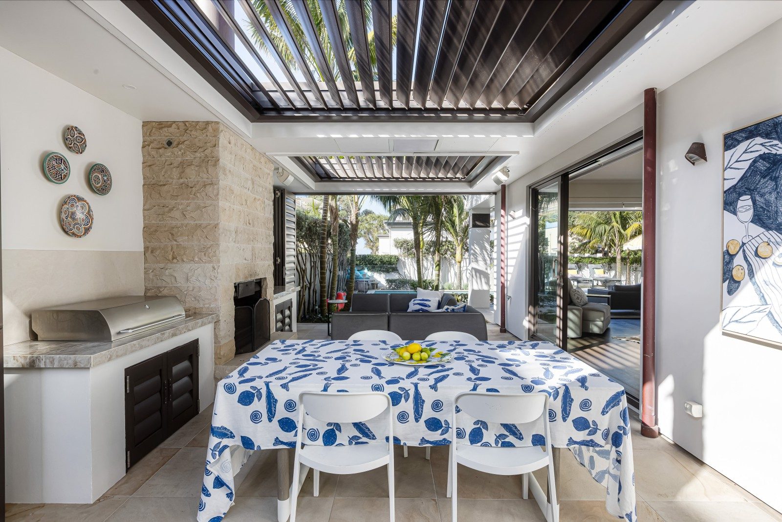 A masterpiece of beachside living — slide 8