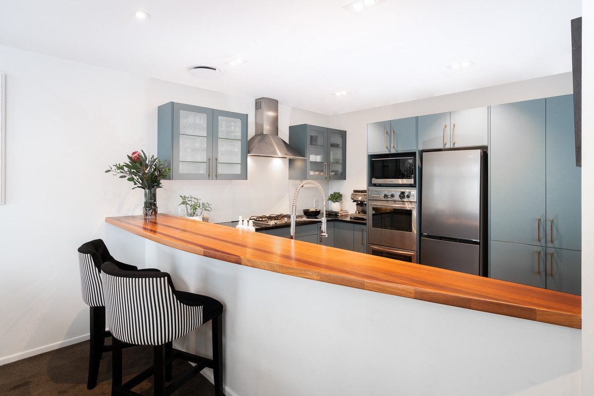 SUN, SPACE & VIEWS TO IMPRESS! | BEO $1,240,000 — slide 3