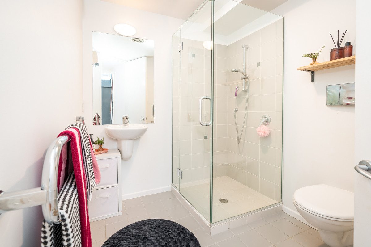 SUN, SPACE & VIEWS TO IMPRESS! | BEO $1,240,000 — slide 21