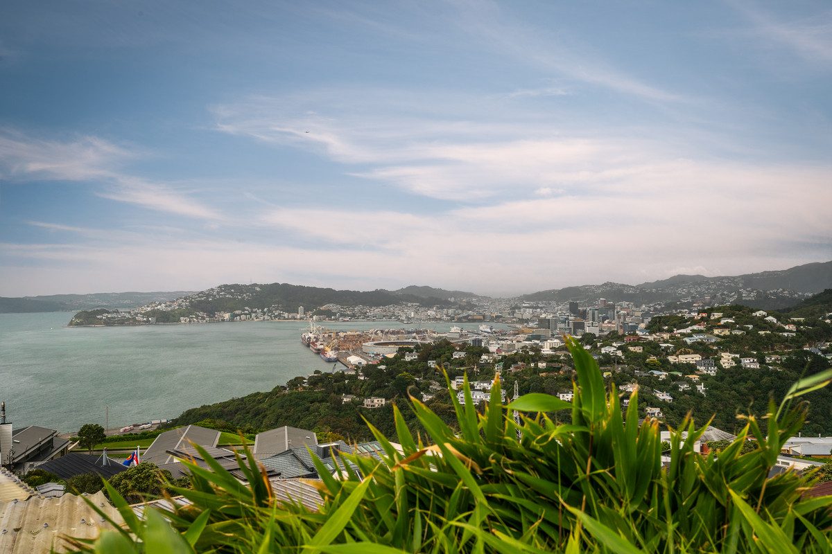 SUN, SPACE & VIEWS TO IMPRESS! | BEO $1,240,000 — slide 23
