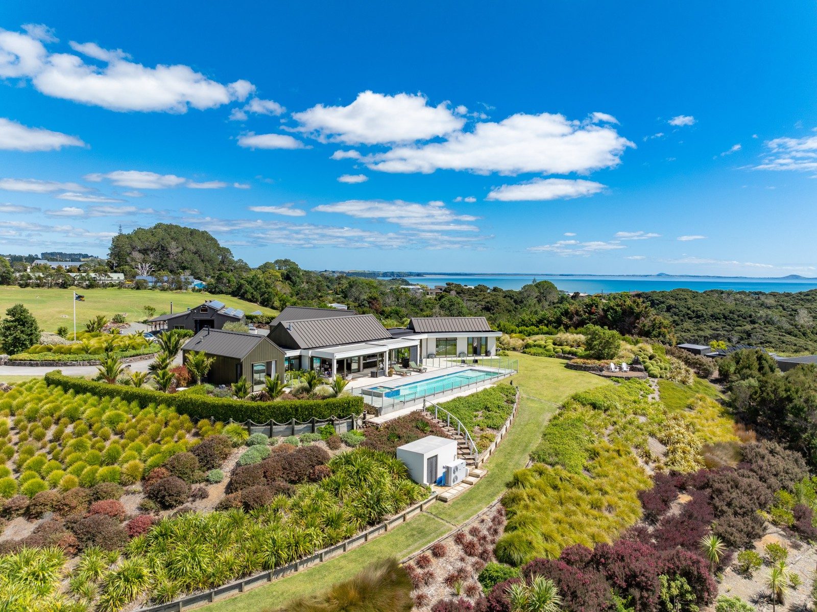 Where luxury meets total independence — slide 1