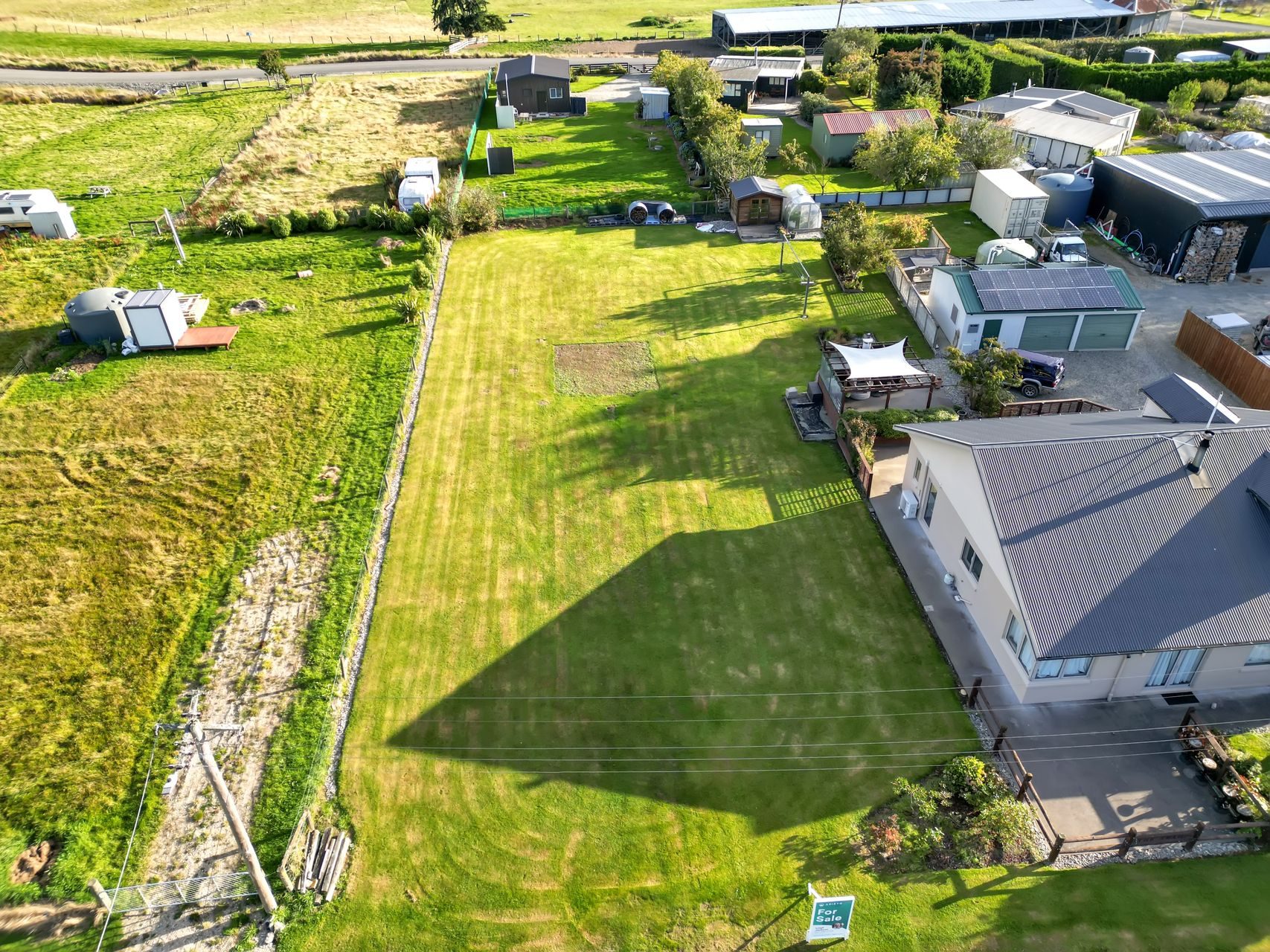 BLANK CANVAS IN PEACEFUL WAIKAIA — slide 2
