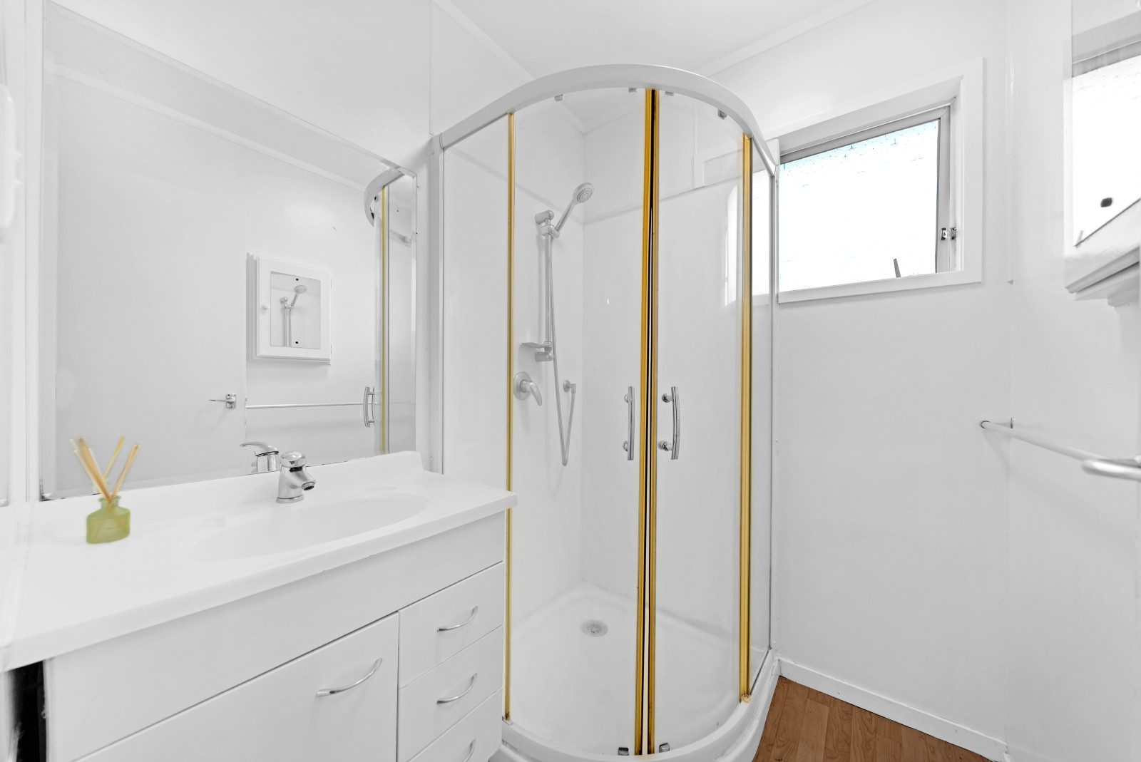 Sought after suburb – The perfect renovator — slide 7