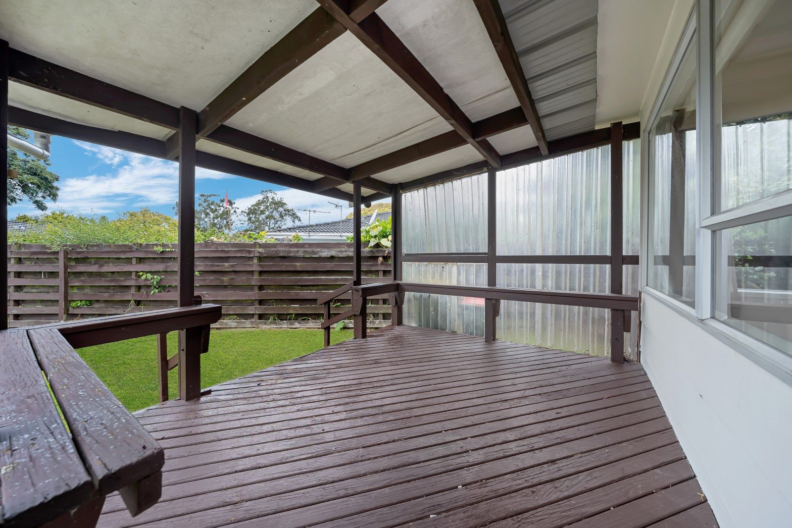 Sought after suburb – The perfect renovator — slide 10