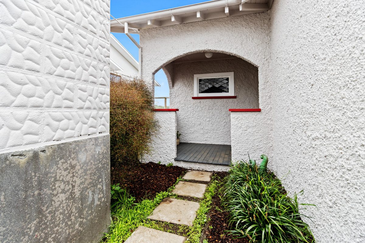 CHARACTER BUNGALOW - 720m2 SECTION (RES B) — slide 20