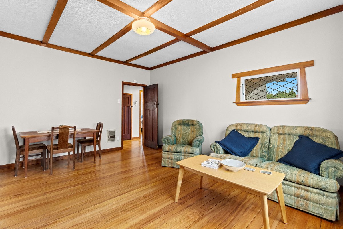 CHARACTER BUNGALOW - 720m2 SECTION (RES B) — slide 6