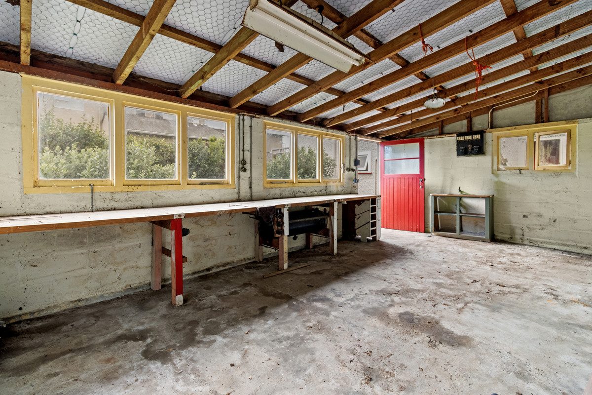 CHARACTER BUNGALOW - 720m2 SECTION (RES B) — slide 21