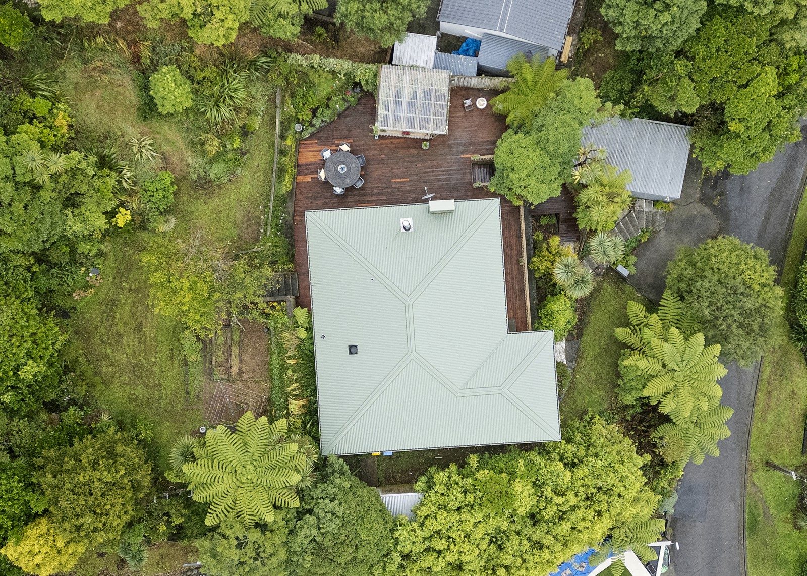 Private sanctuary living – views and community — slide 33