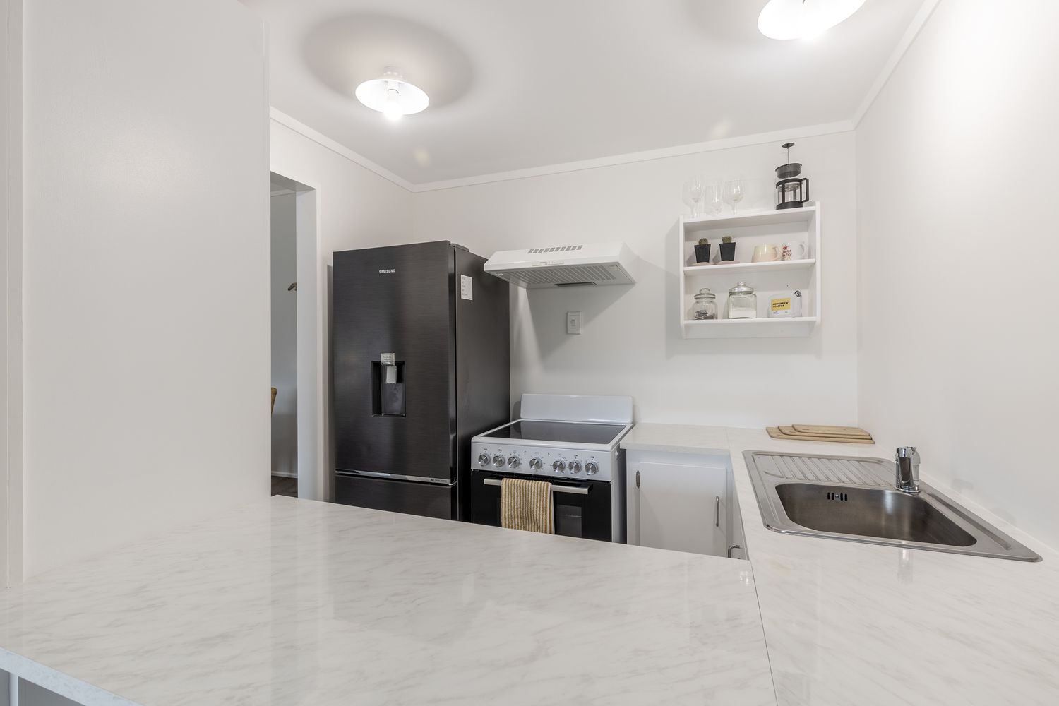 Renovated - Enjoy Yourself Now or Rent @$440 PW! — slide 4