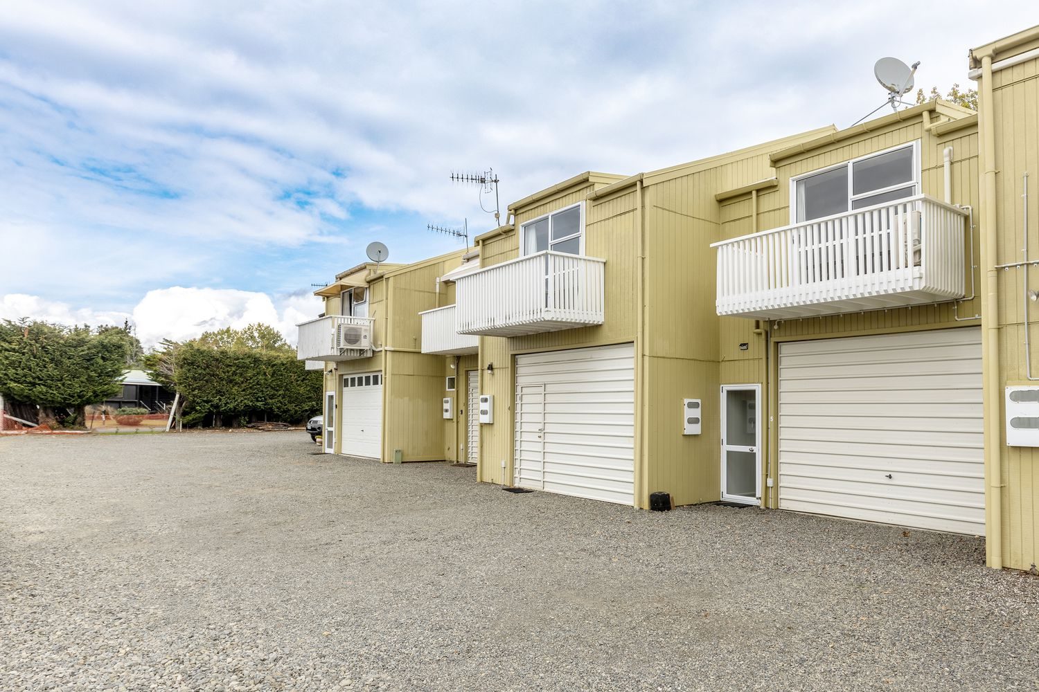 Renovated - Enjoy Yourself Now or Rent @$440 PW! — slide 20
