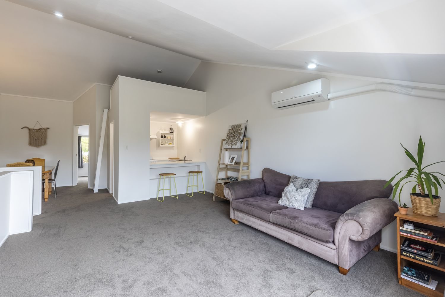 Renovated - Enjoy Yourself Now or Rent @$440 PW! — slide 2