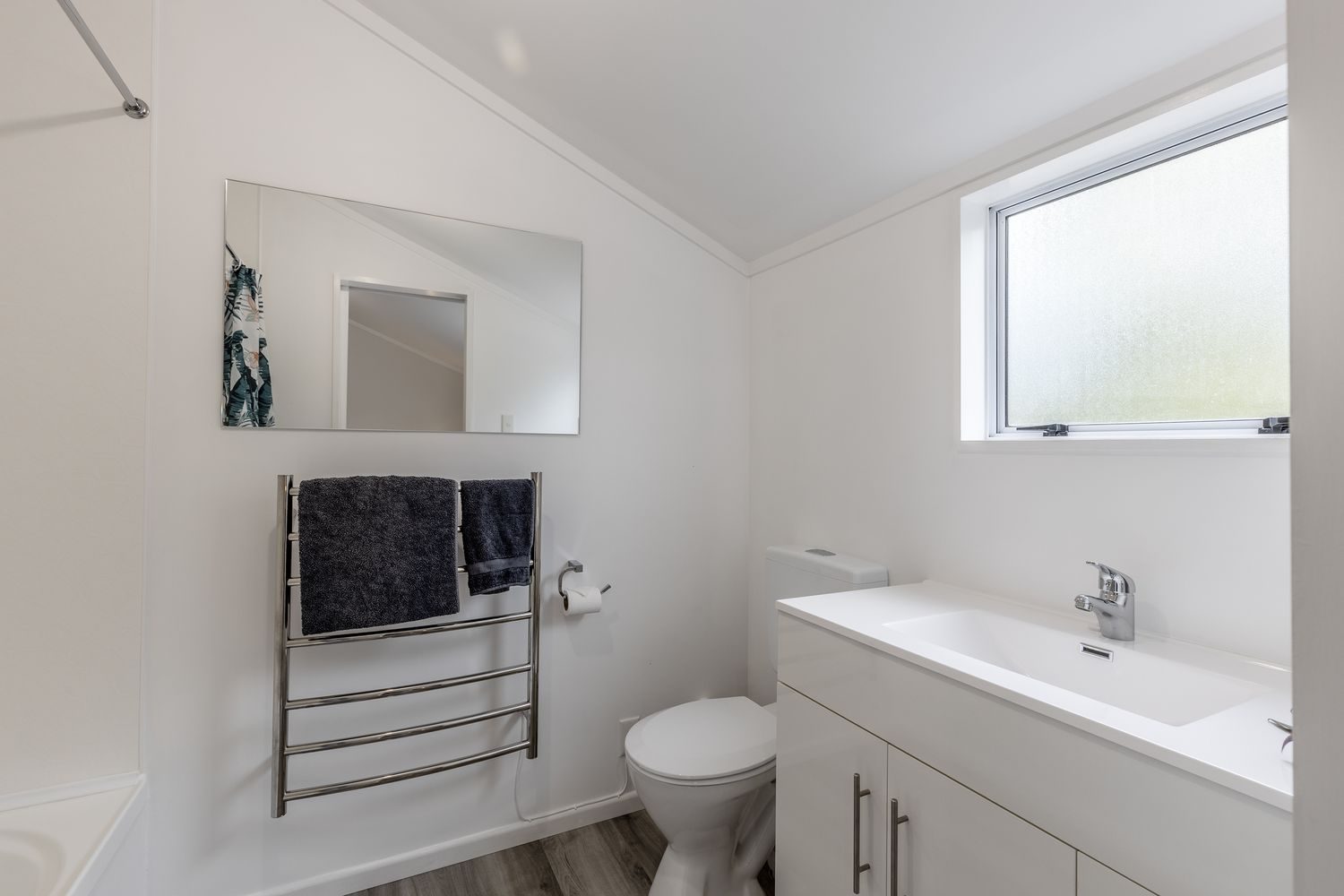 Renovated - Enjoy Yourself Now or Rent @$440 PW! — slide 14