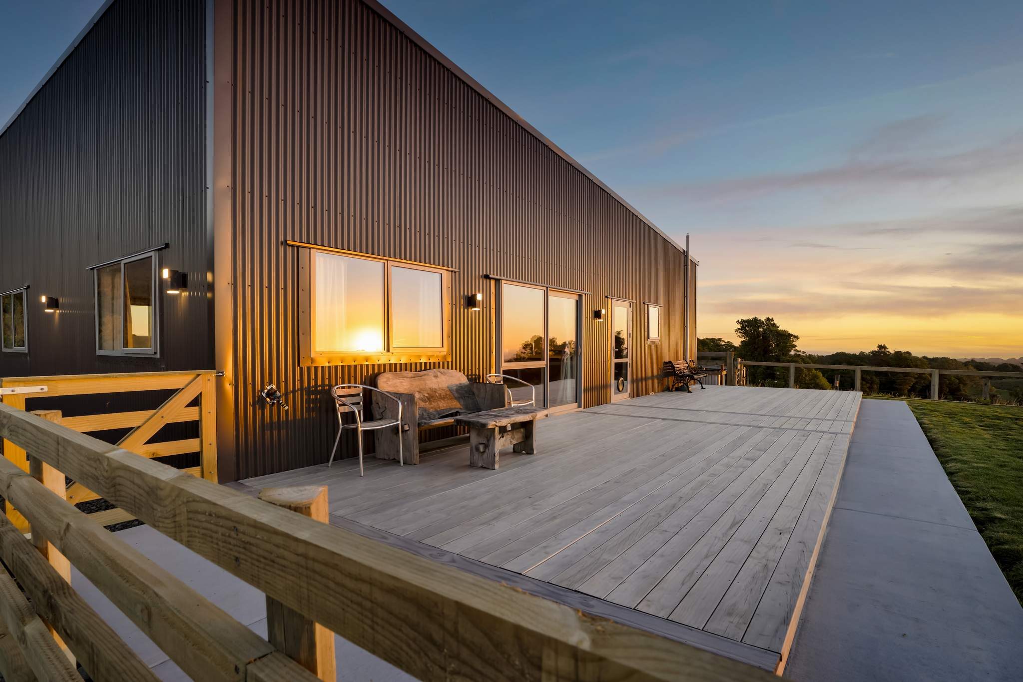 Lifestyle Escape with Epic Views — slide 1