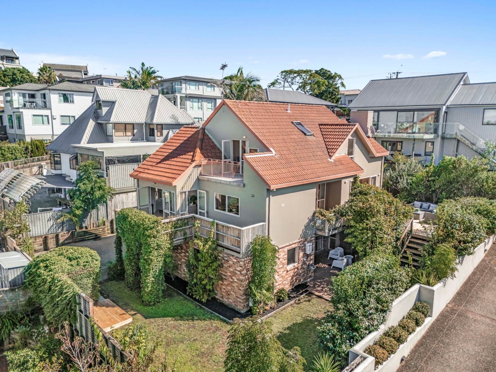 Sun, Space & School Zones in St Heliers — slide 34