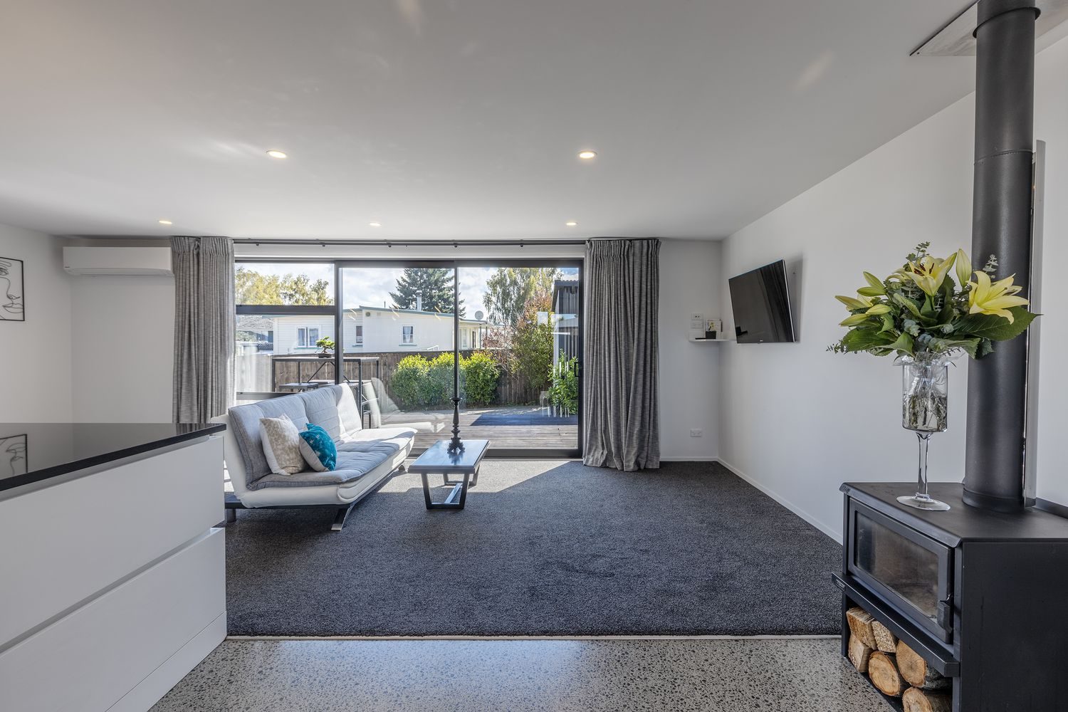 Freehold Modern Living, Sun-Soaked & Smart — slide 5