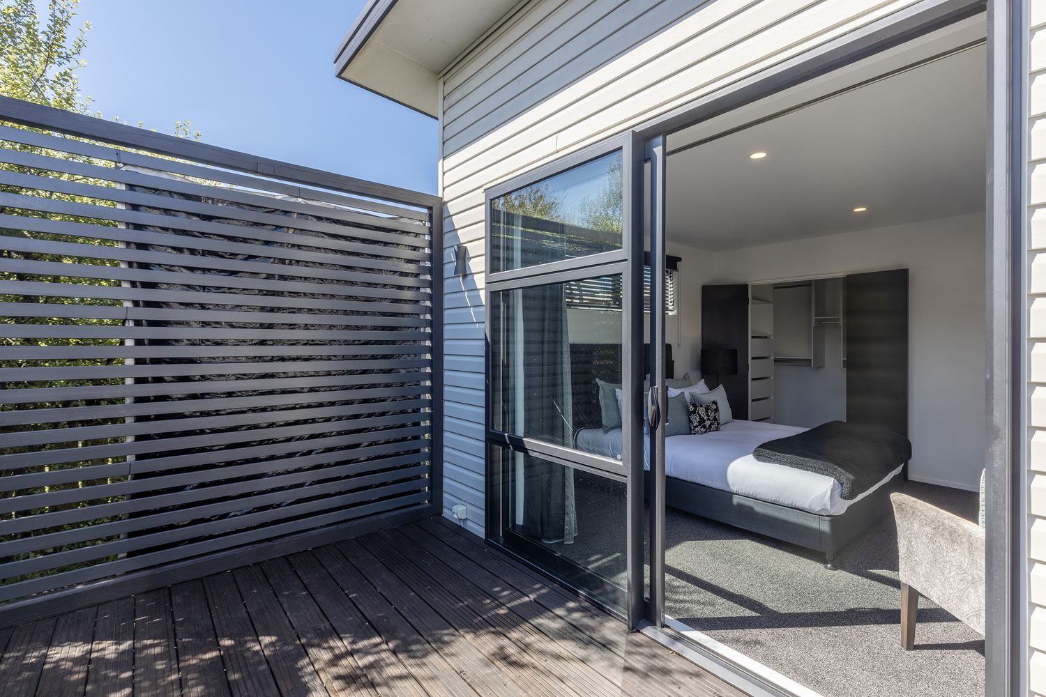 Freehold Modern Living, Sun-Soaked & Smart — slide 24