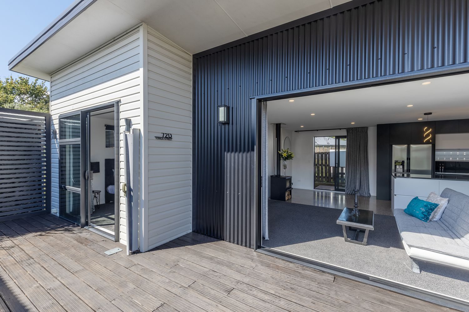 Freehold Modern Living, Sun-Soaked & Smart — slide 20