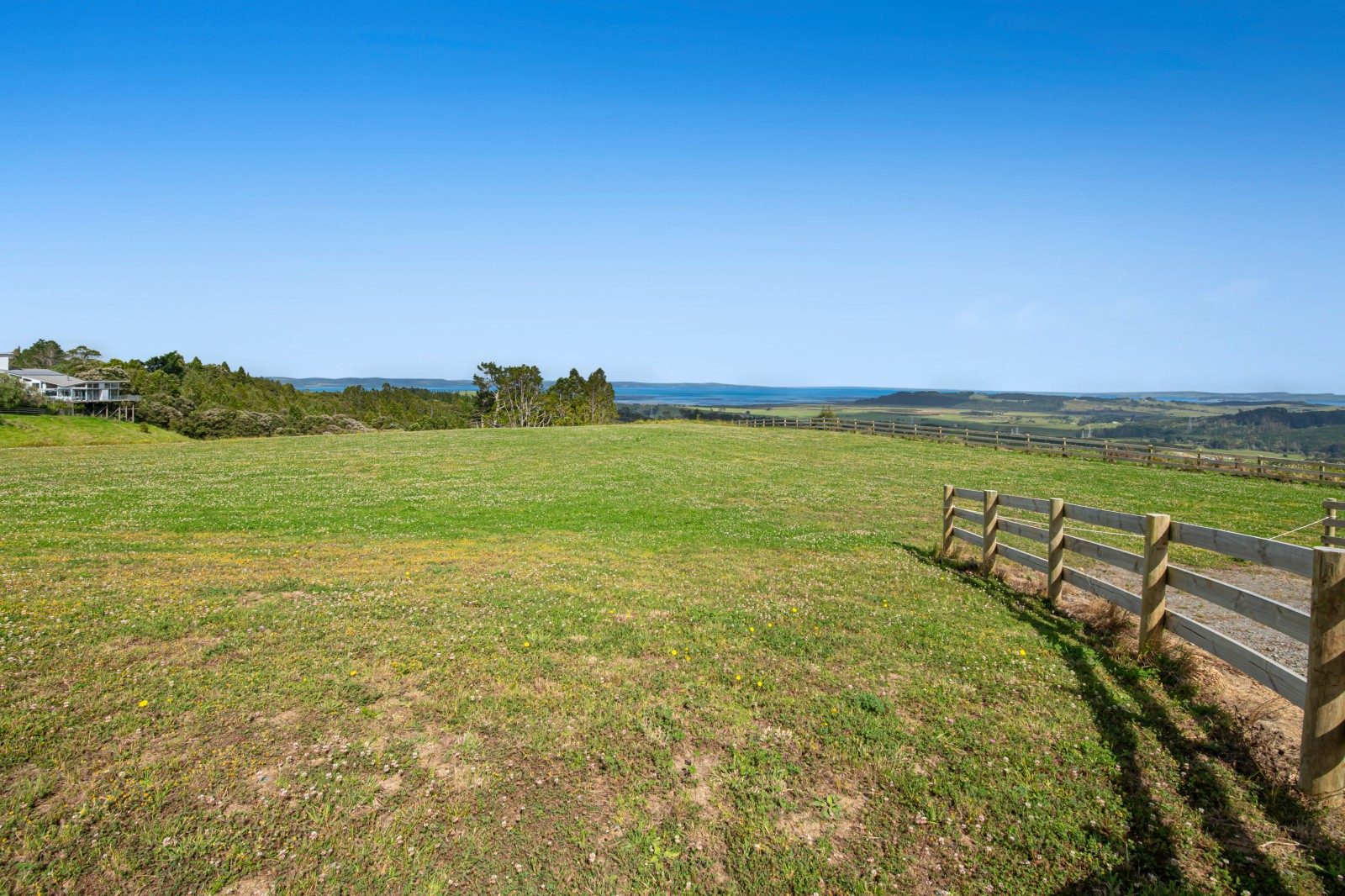 Space, Serenity & Stunning Sea Views- Paua - Lot 4 — slide 13