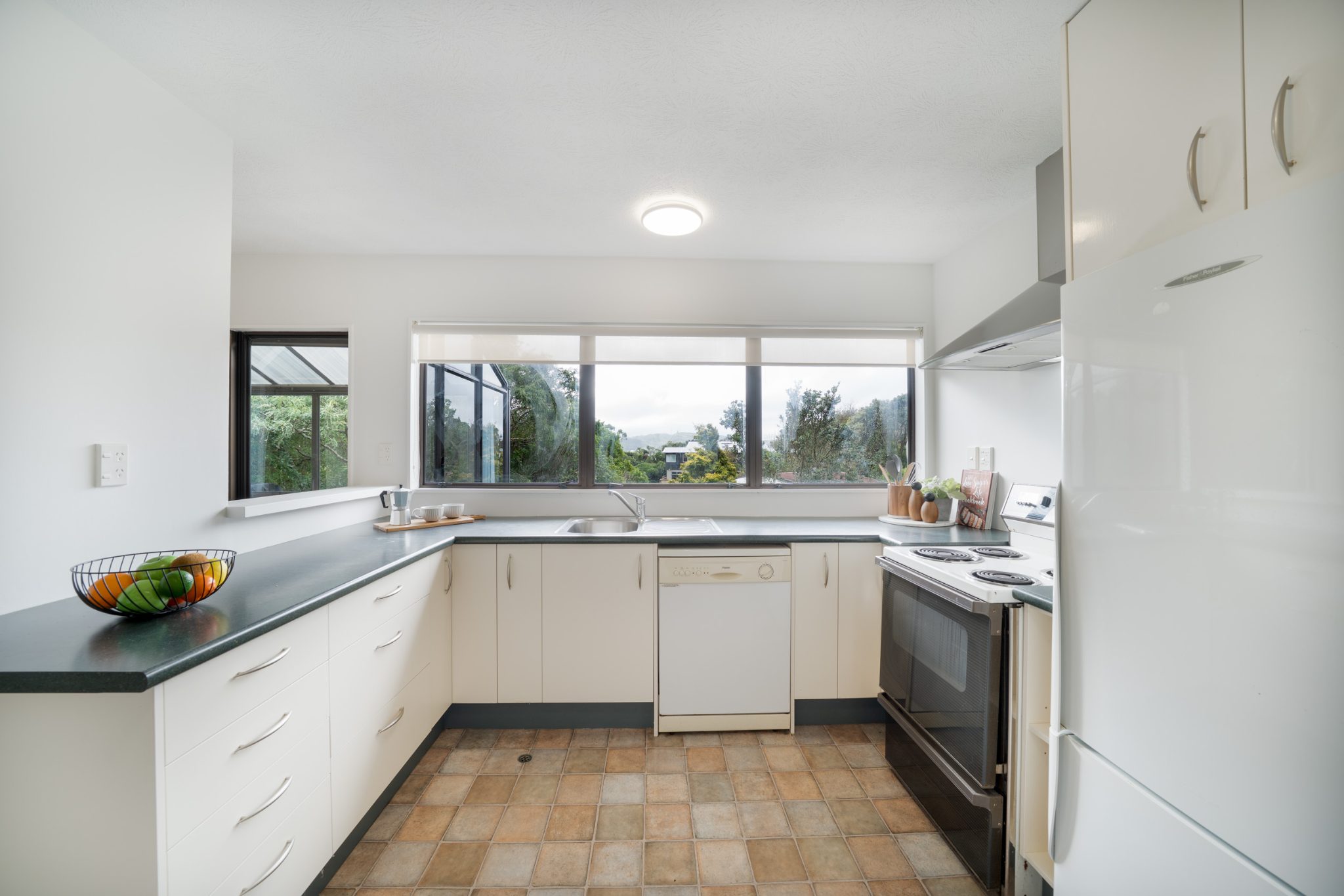 Private & Convenient Family Home — slide 3
