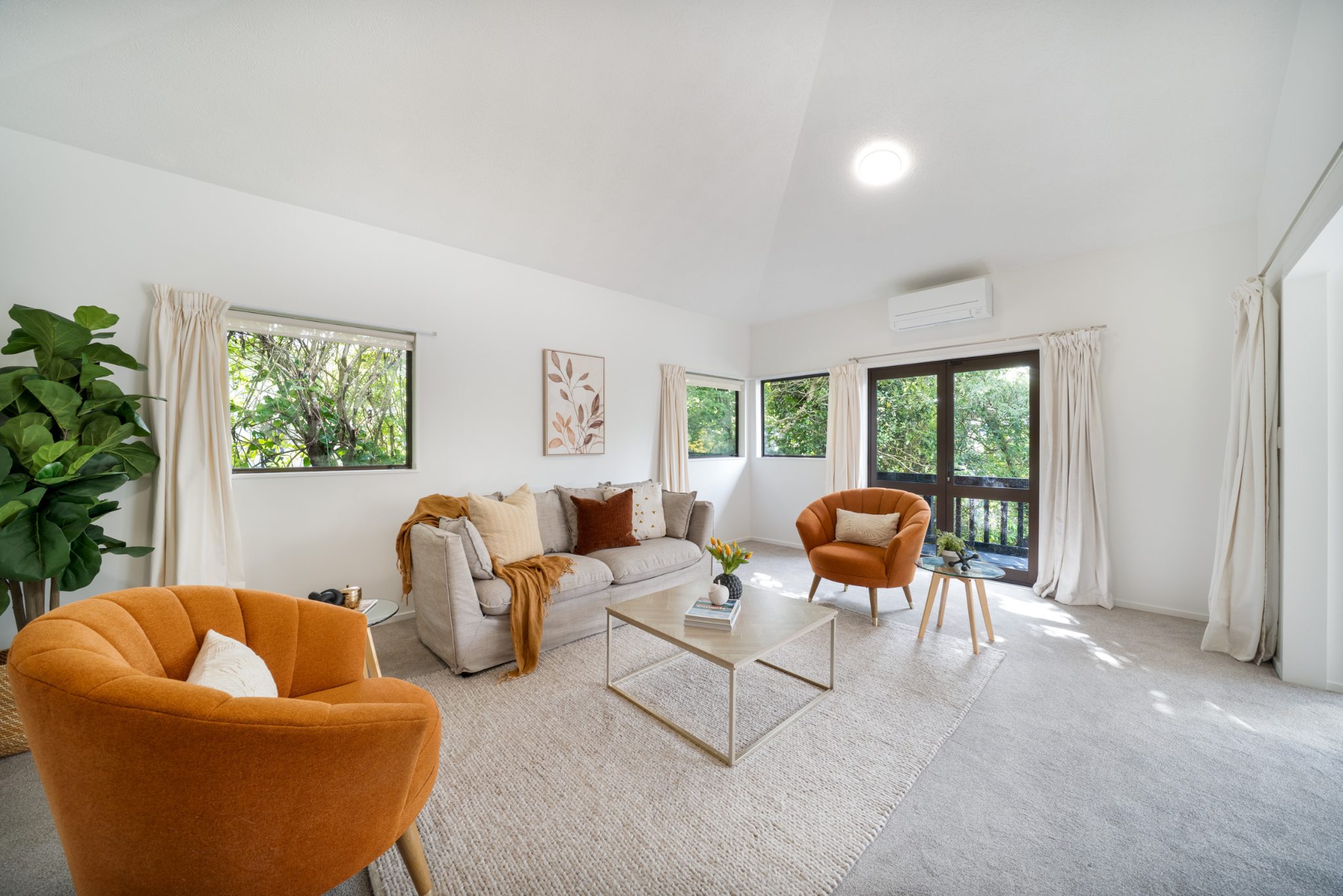 Private & Convenient Family Home — slide 4