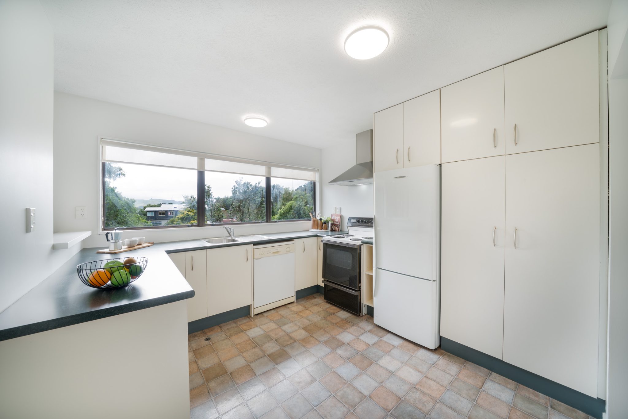 Private & Convenient Family Home — slide 8