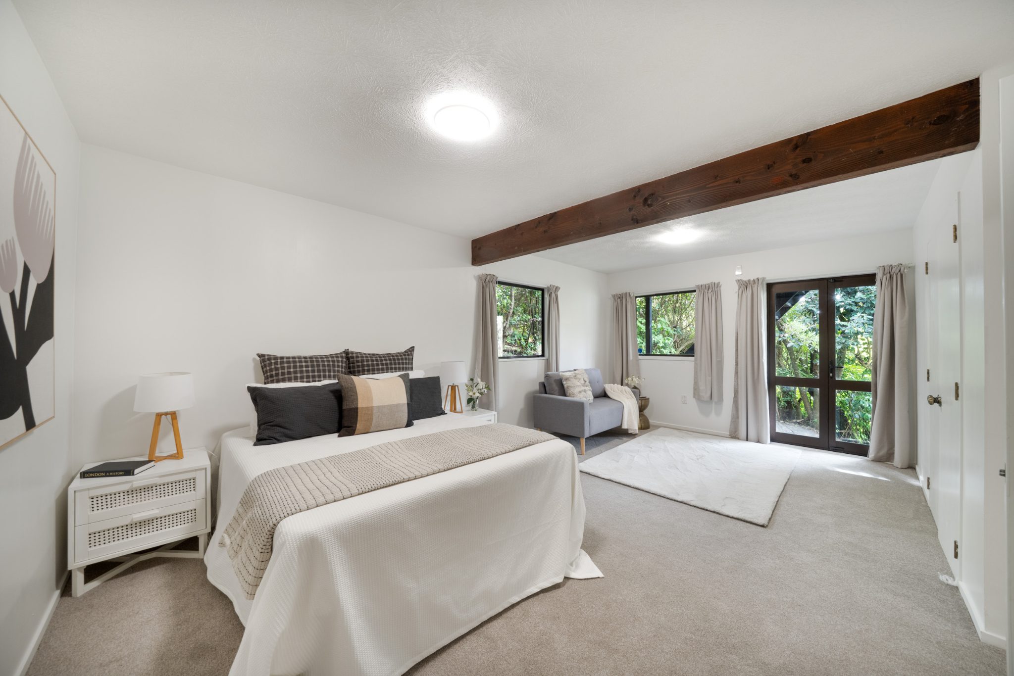 Private & Convenient Family Home — slide 11