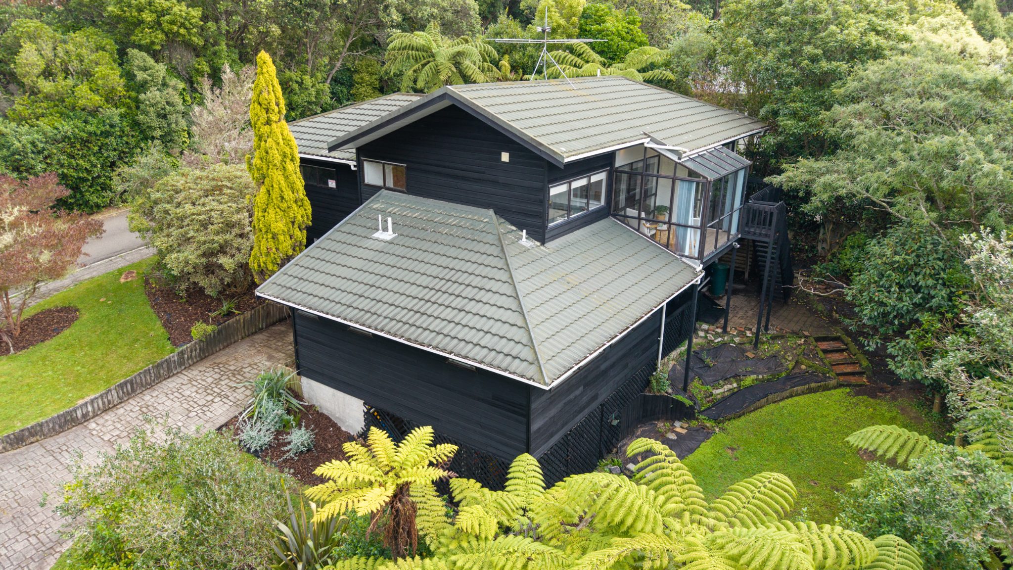Private & Convenient Family Home — slide 15