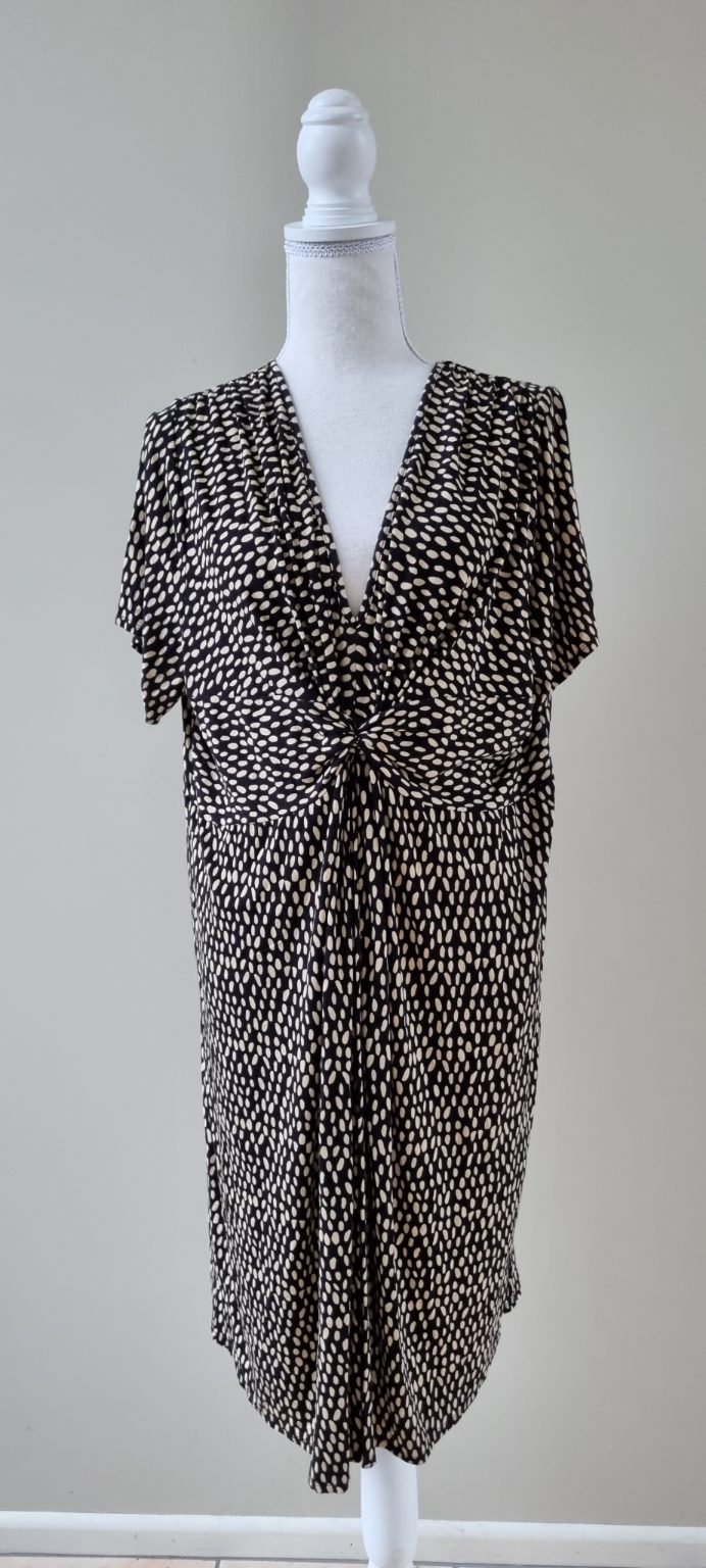 Virtu Dress Size M / 18