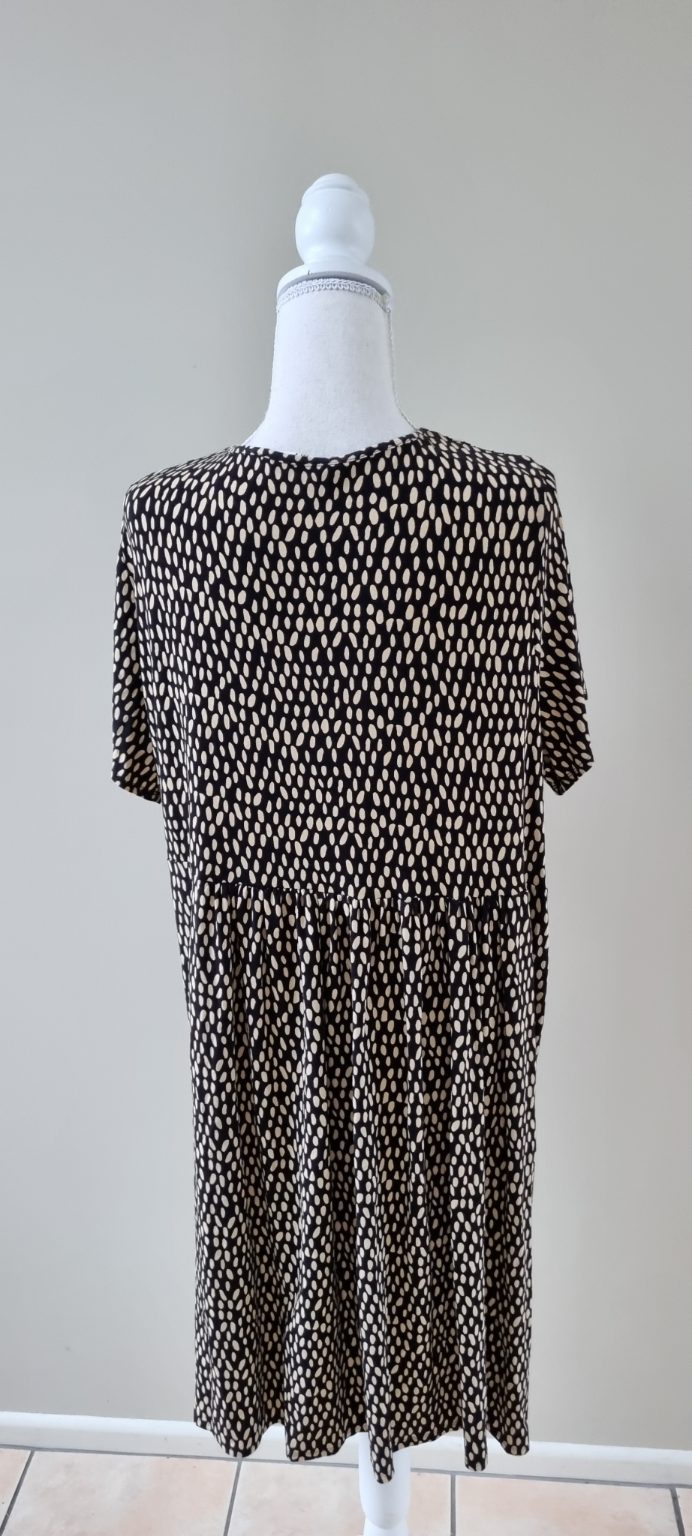 Virtu Dress Size M / 18, image 3