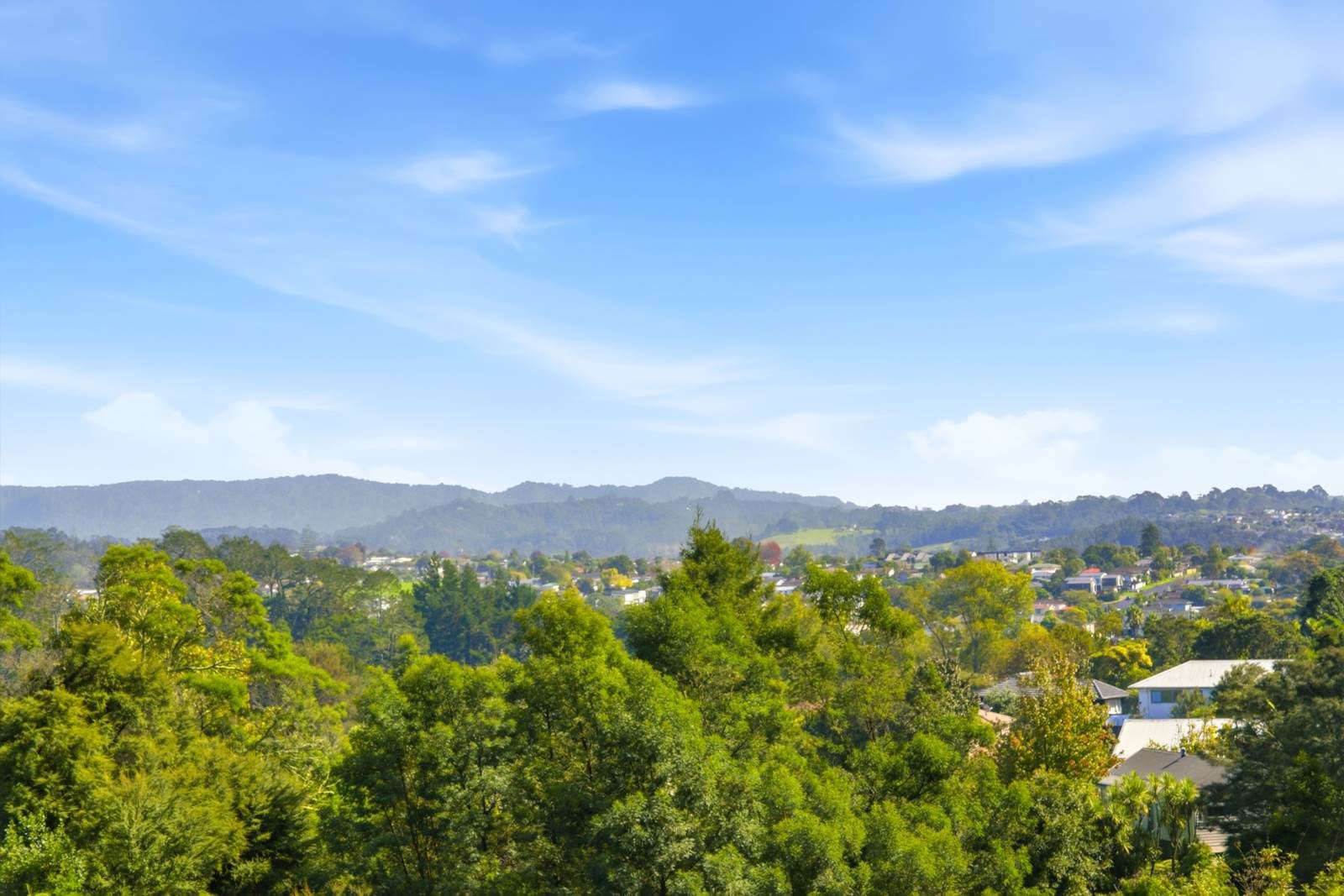 Builder’s Own Masterpiece with Gorgeous Views! — slide 3