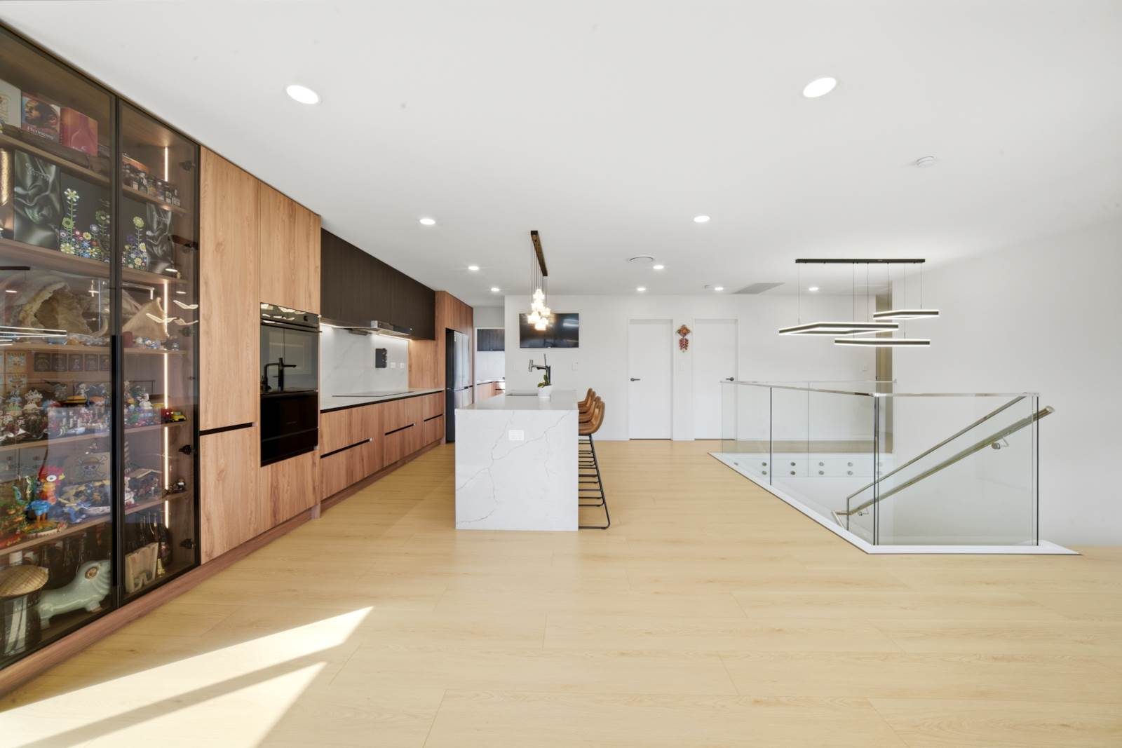 Builder’s Own Masterpiece with Gorgeous Views! — slide 5