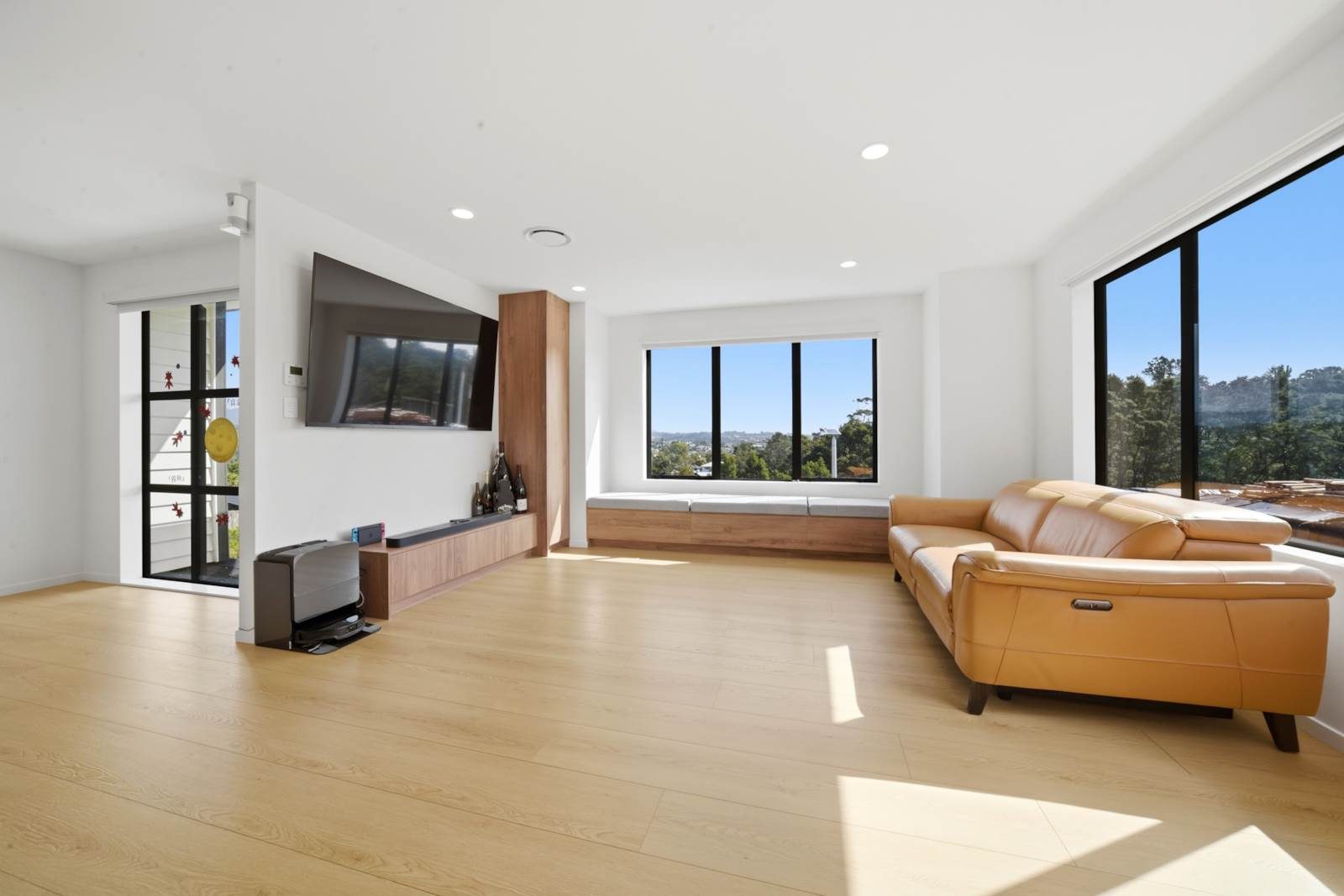 Builder’s Own Masterpiece with Gorgeous Views! — slide 6
