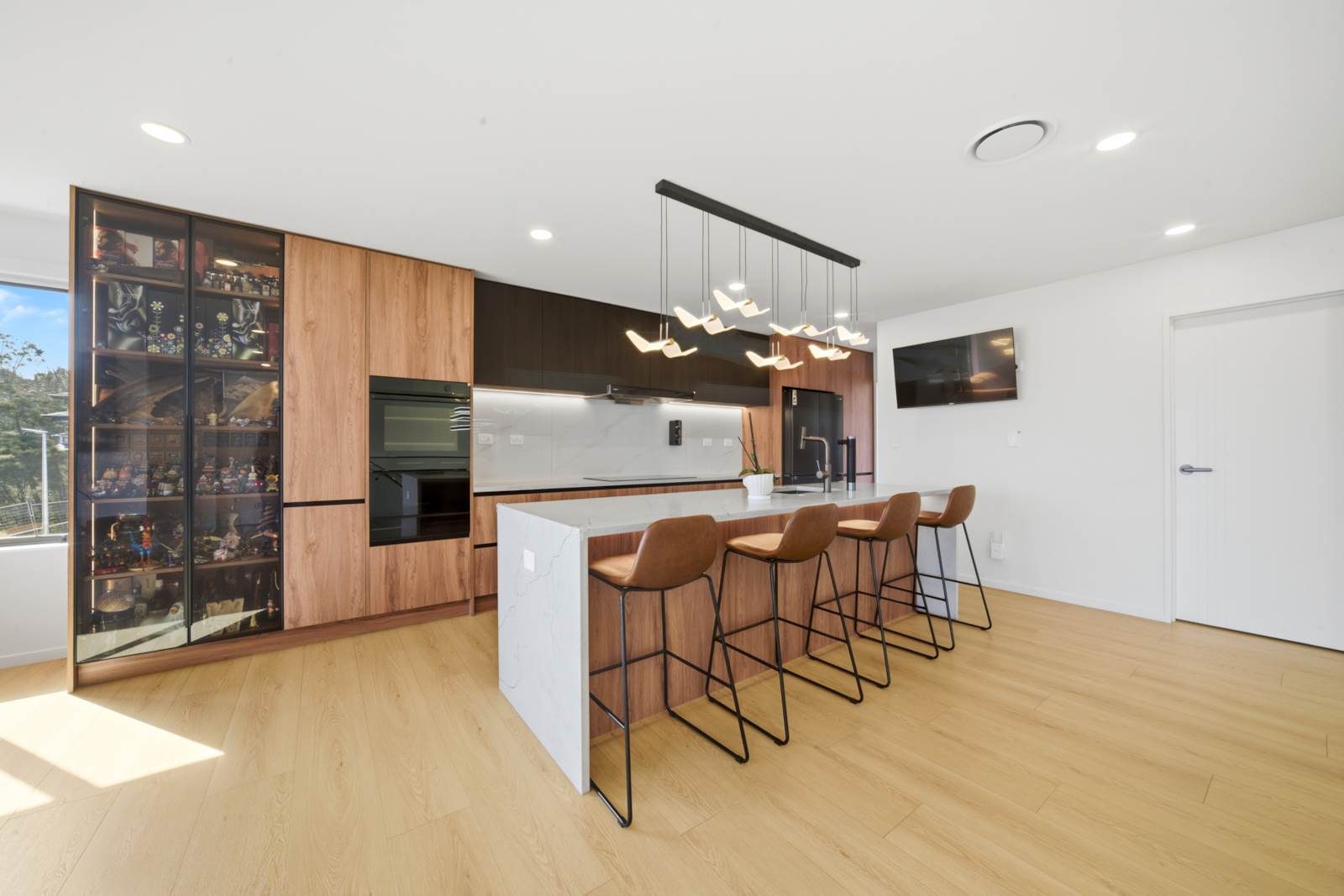Builder’s Own Masterpiece with Gorgeous Views! — slide 7