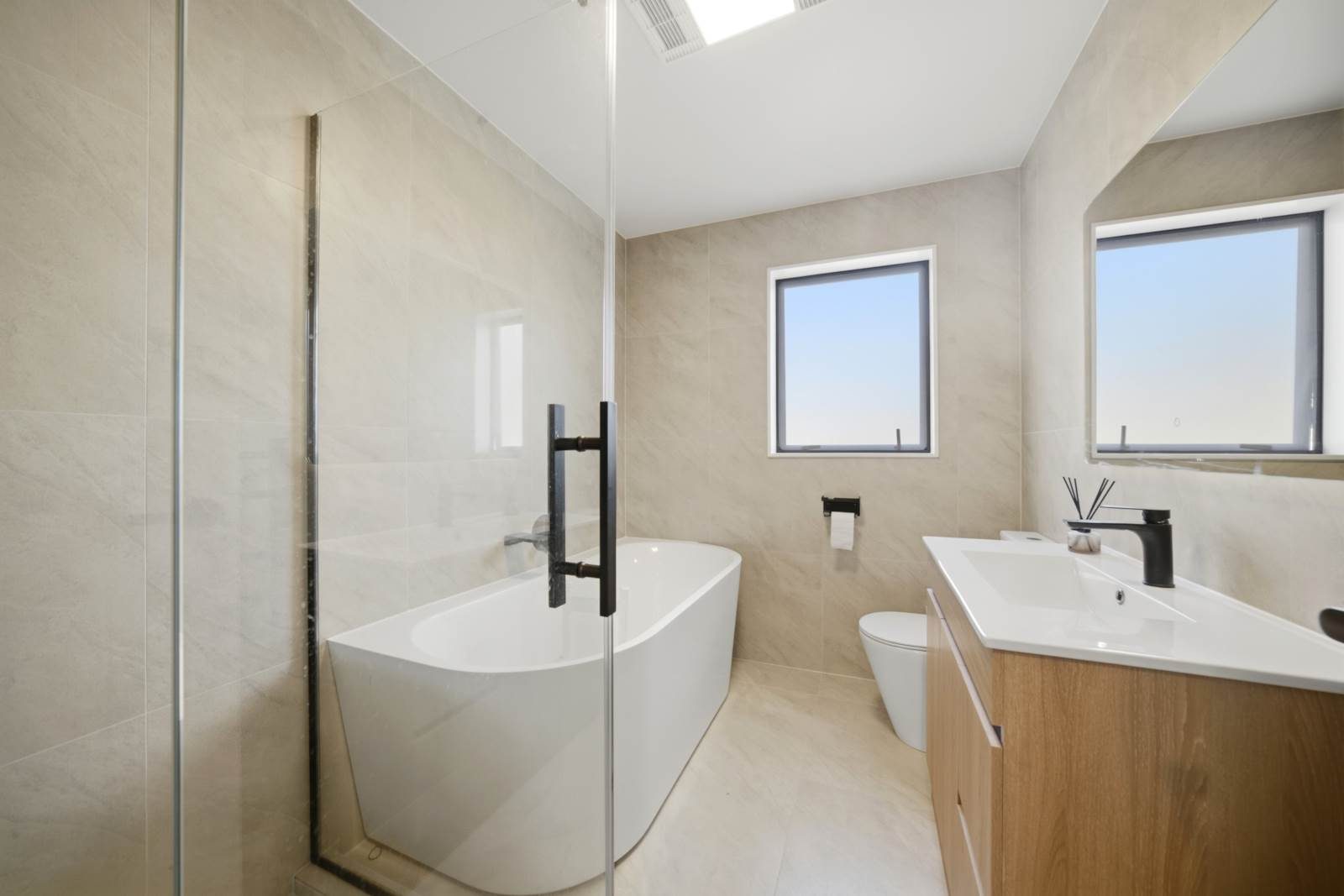 Builder’s Own Masterpiece with Gorgeous Views! — slide 17