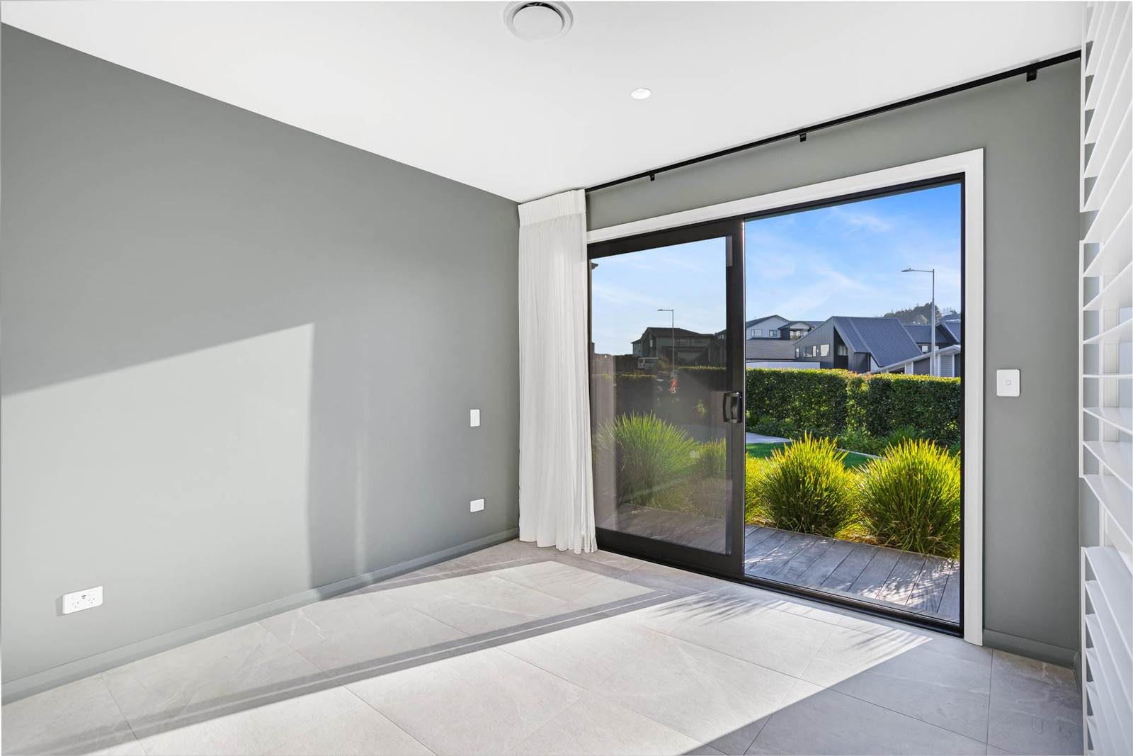 A Masterpiece in Ara Hills — slide 22