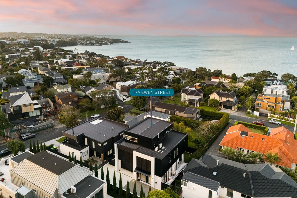 Near-New Coastal Residence | Panoramic Views — slide 1