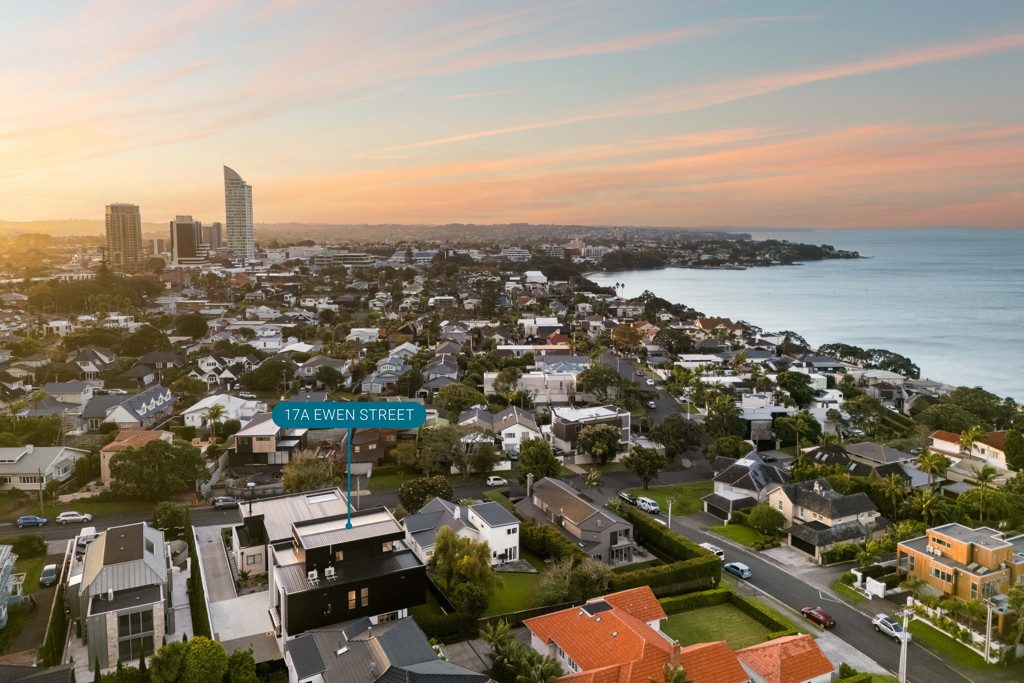 Near-New Coastal Residence | Panoramic Views — slide 34