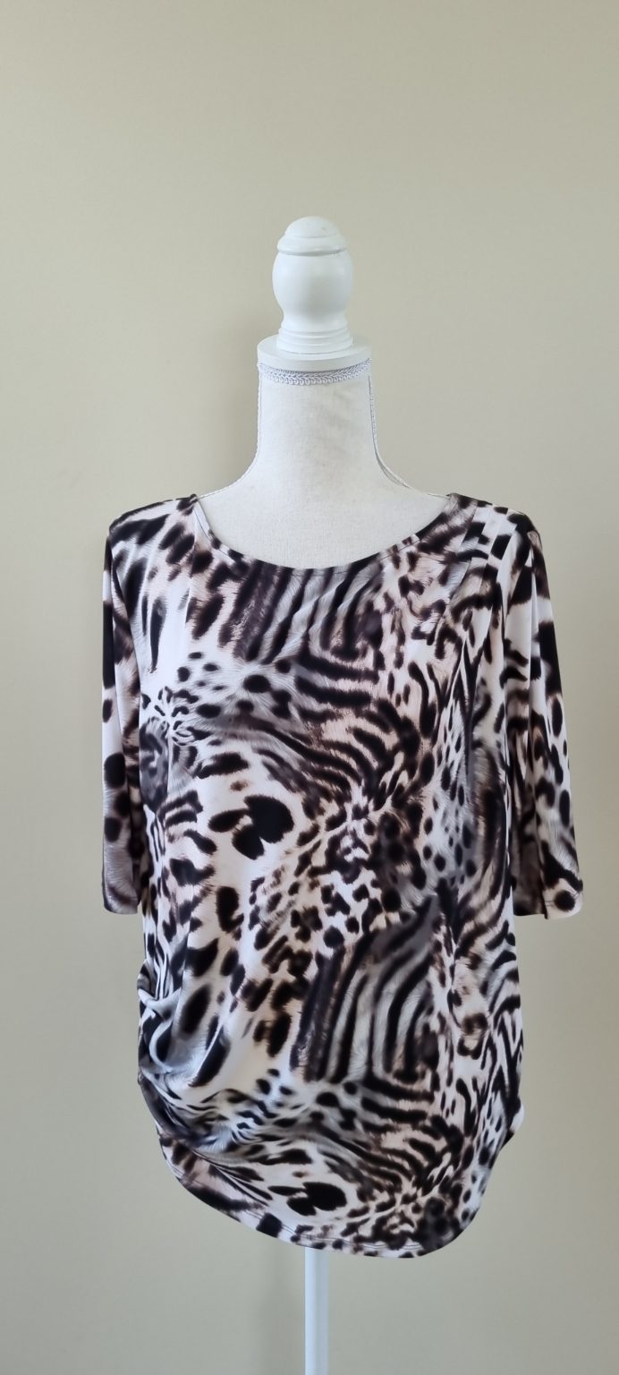 Paula Ryan Top size L NEW WITH TAG $300