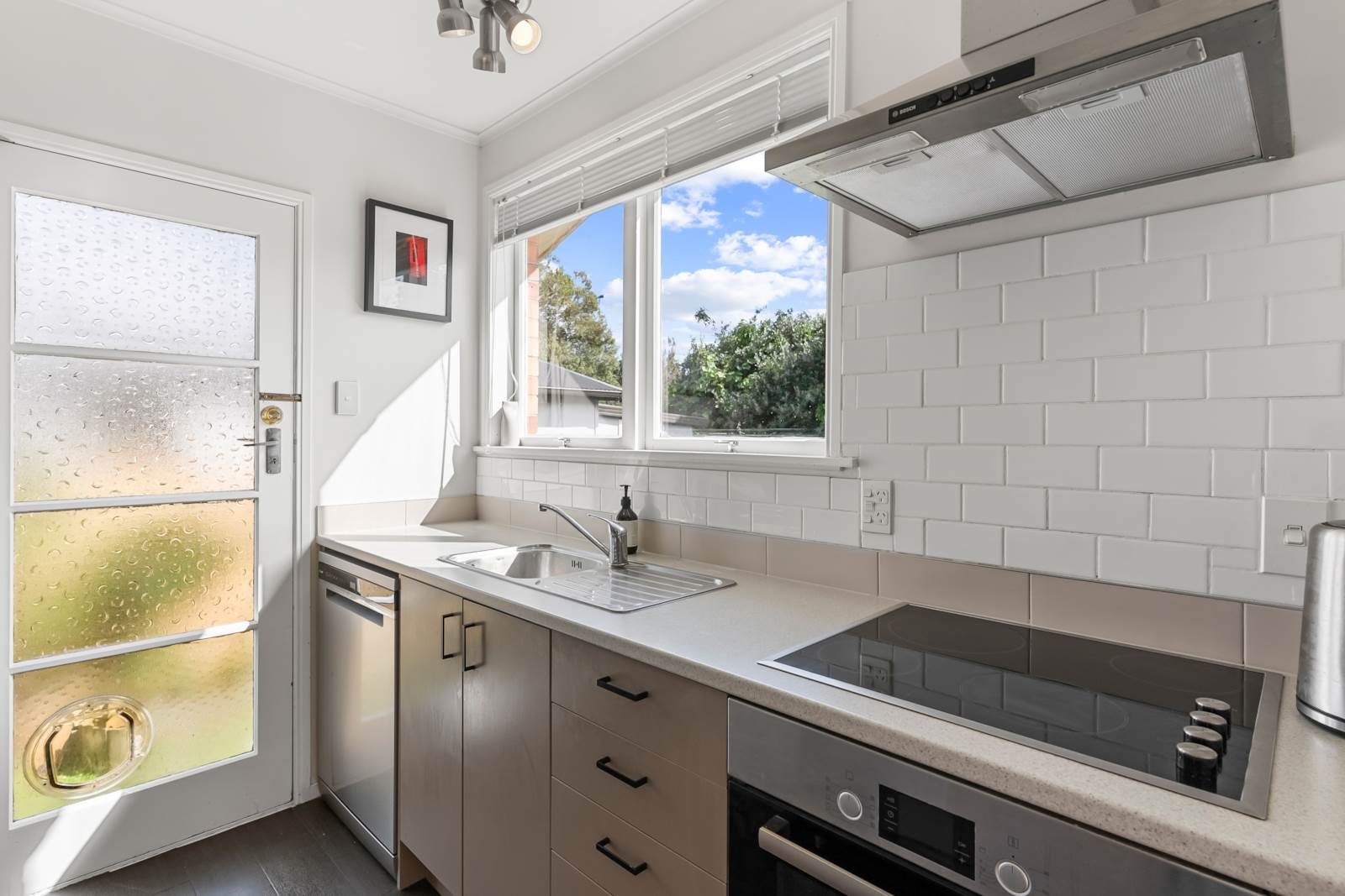 Sunny Private Oasis - Mt Albert's Best! — slide 8