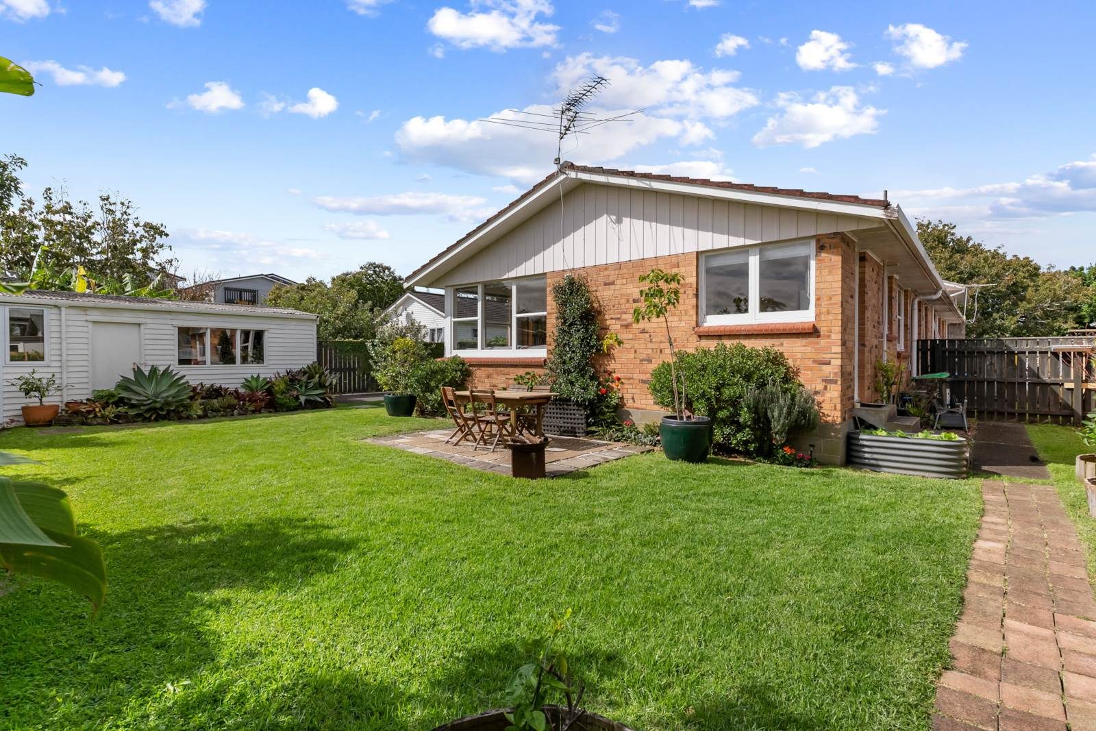 Sunny Private Oasis - Mt Albert's Best! — slide 16