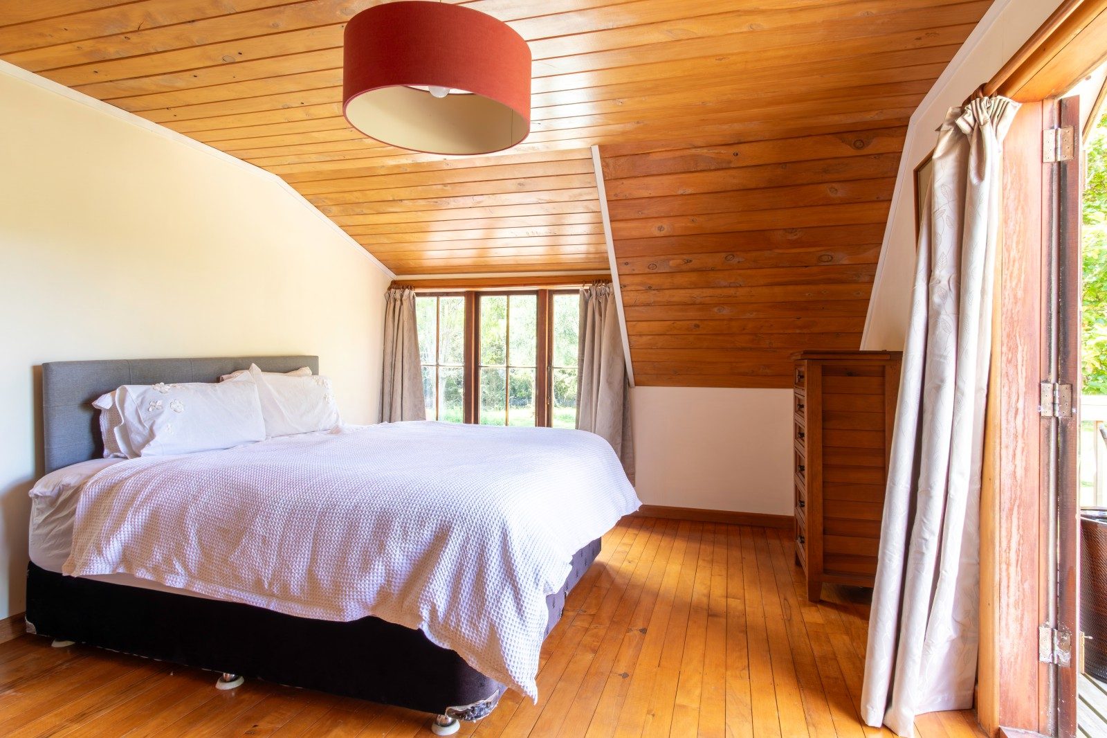 Stunning mudbrick farmhouse lifestyle — slide 50