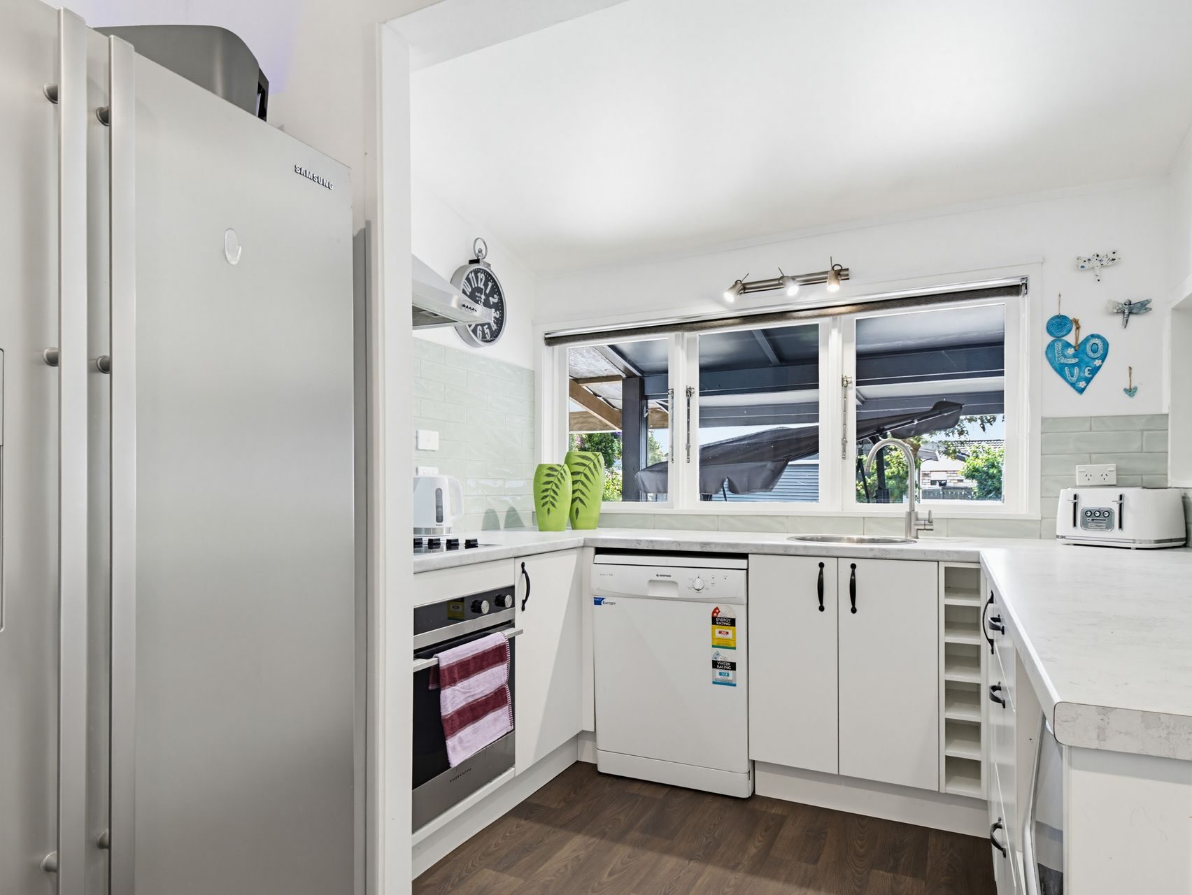Spacious Family Home with Attached Sleepout — slide 2