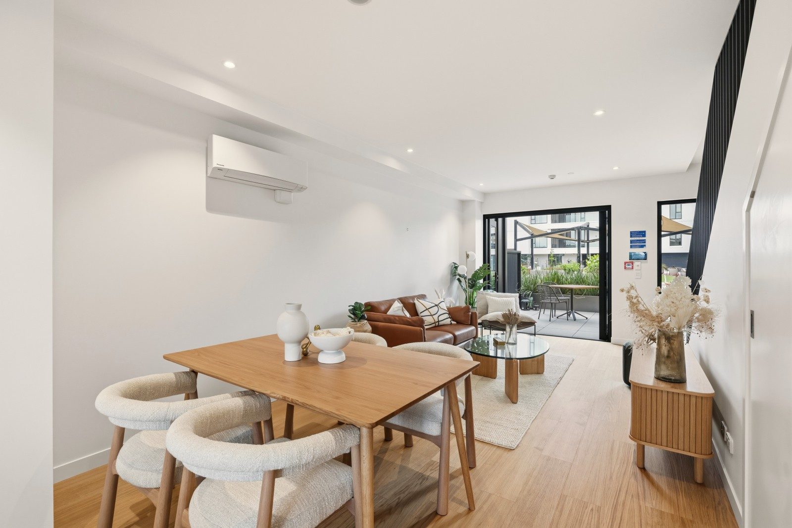 Brand New Garden Villa at Elizabeth Towers! — slide 7