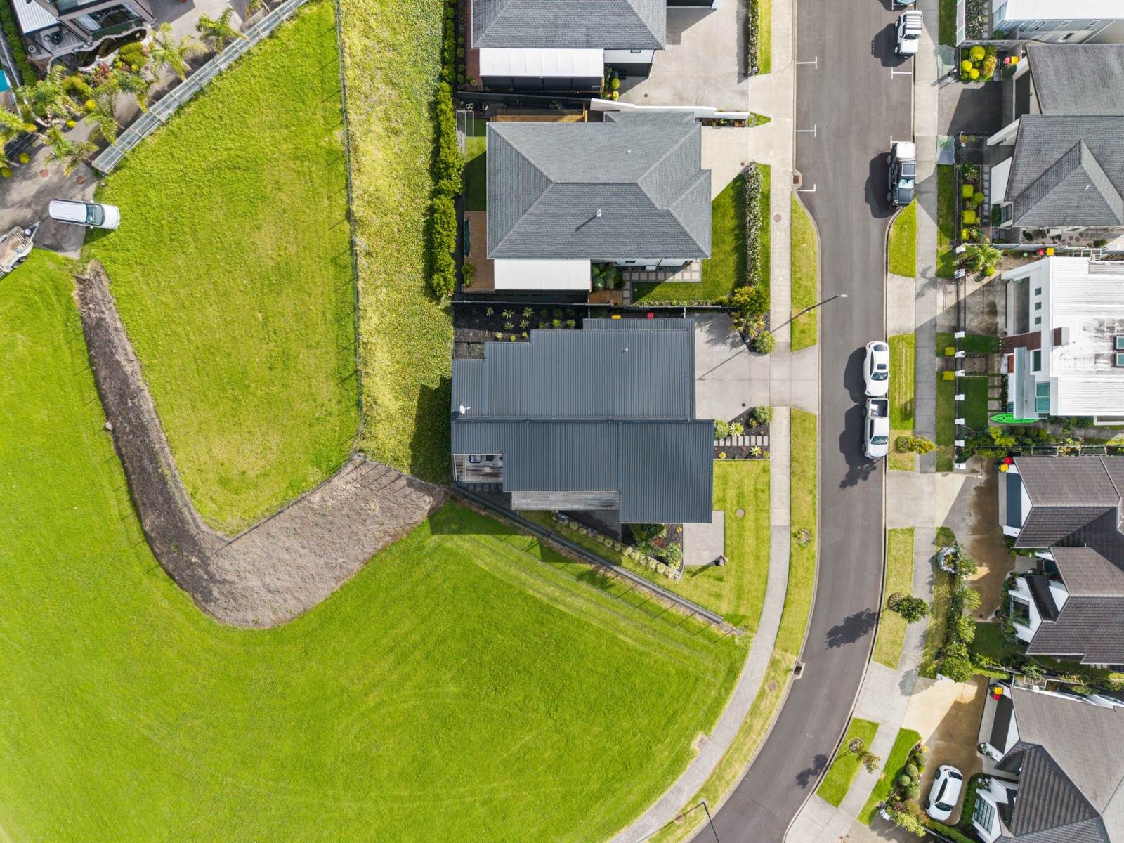 Architectural Masterpiece with Estuary Views — slide 39