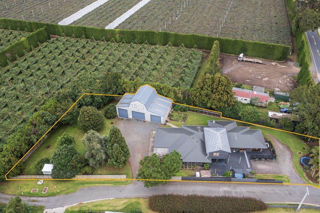 RURAL CLOSE TO TOWN - SPACE, VIEWS & INCOME — slide 1