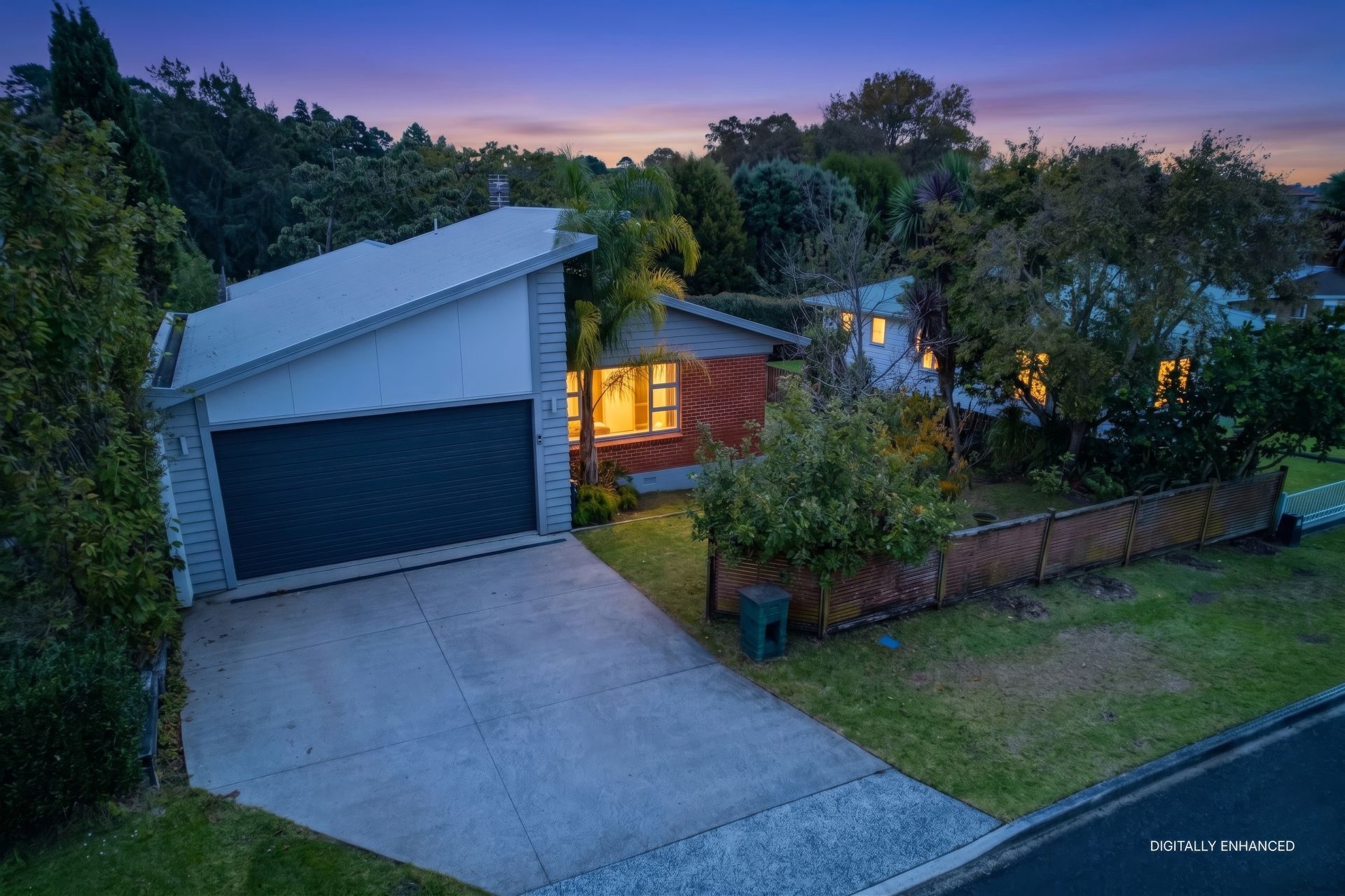 Green Outlooks and Split-Level Ease in Greerton — slide 28